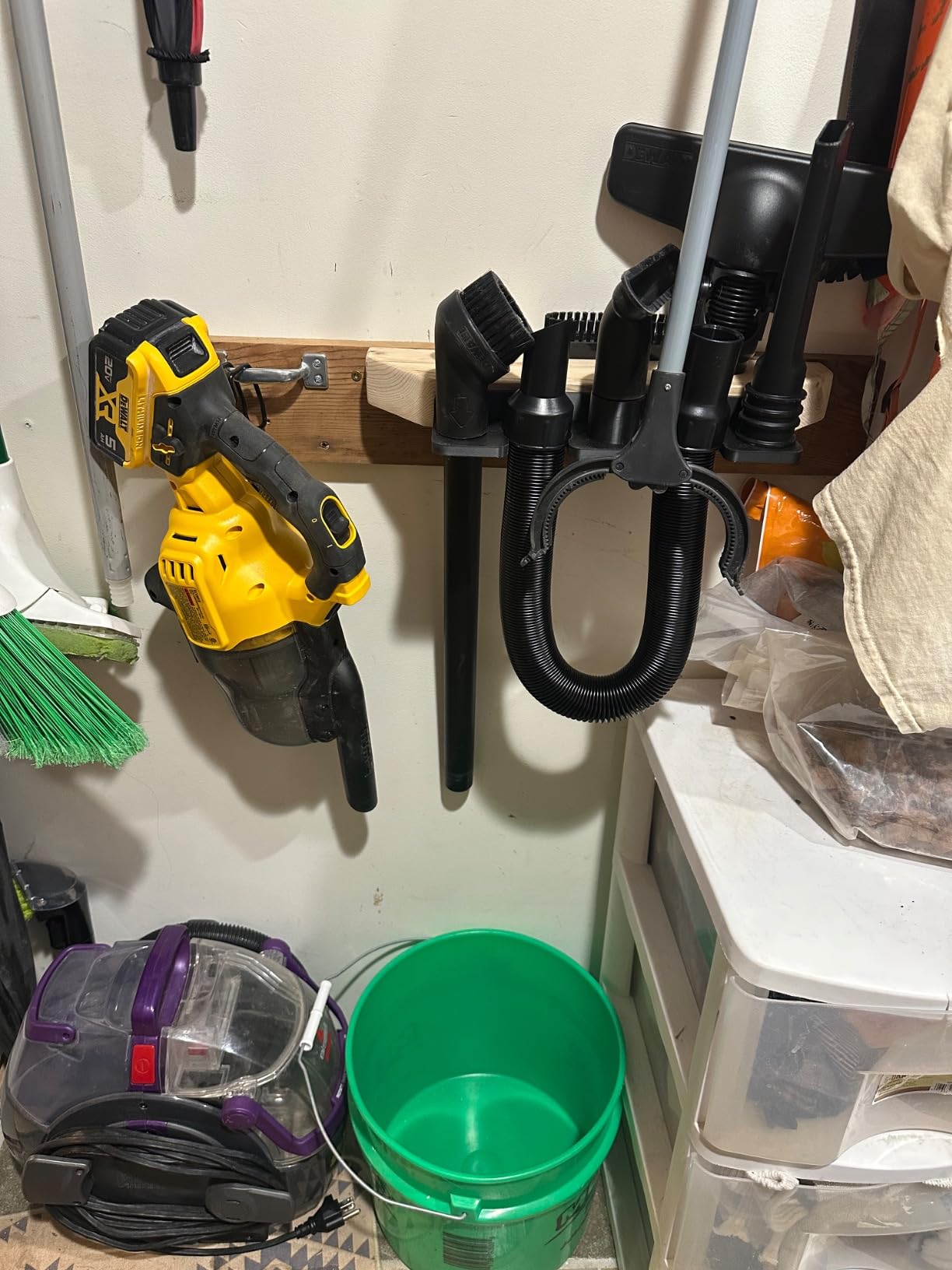 DEWALT 20V Vacuum, Cordless Handheld Vacuum, HEPA, Battery Not Included - Customer Photo 1