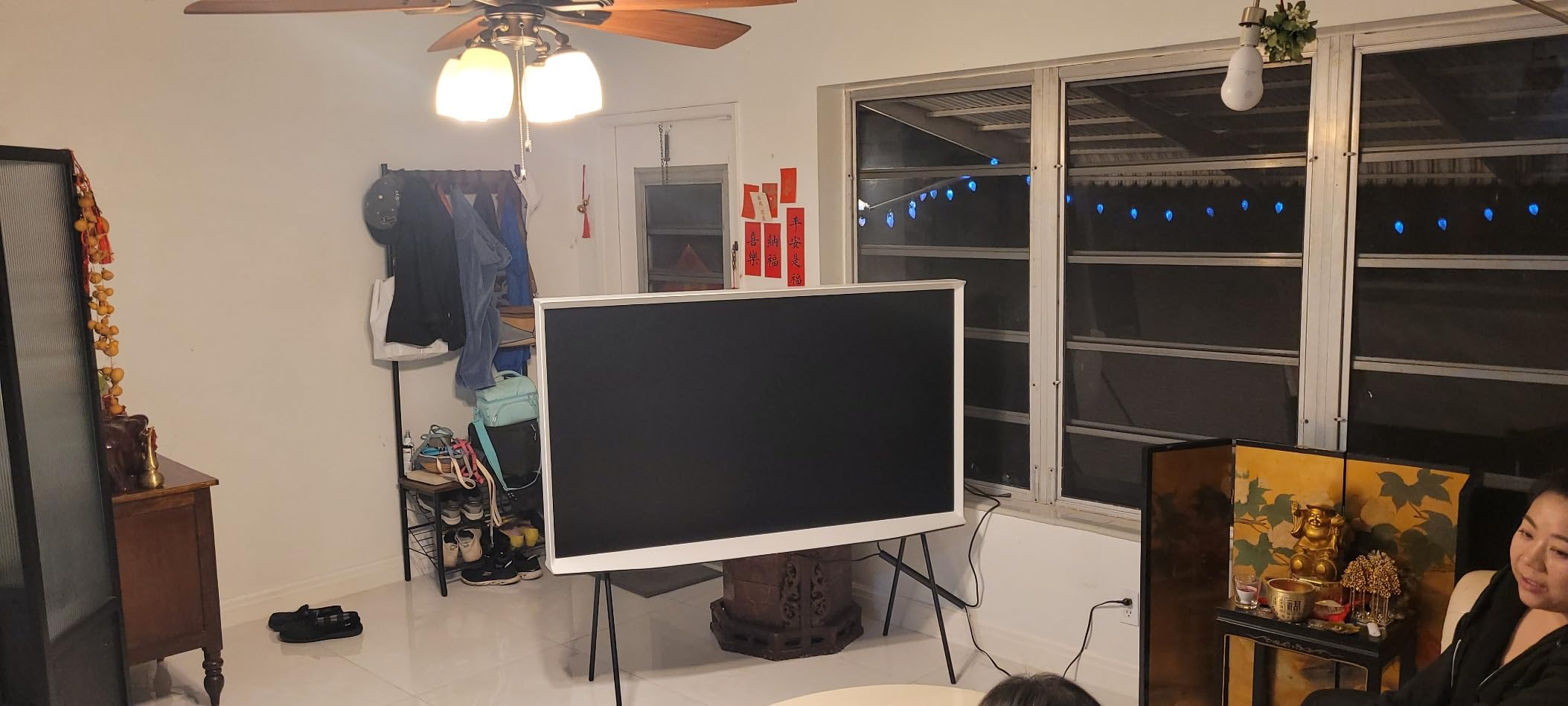 SAMSUNG 43-Inch Class The Serif LS01B Series - QLED 4K, I-Shaped Design, Anti-Reflection Matte Display, -Portable Easel -Stand, Ambient Mode+ Smart -TV -w/ Alexa Built-in (QN43LS01BAFXZA,Latest Model) Customer Review SAMSUNG 43-Inch Class The Serif LS01B Series - QLED 4K, I-Shaped Design, Anti-Reflection Matte Display, -Portable Easel -Stand, Ambient Mode+ Smart -TV -w/ Alexa Built-in (QN43LS01BAFXZA,Latest Model) - Customer Photo 1