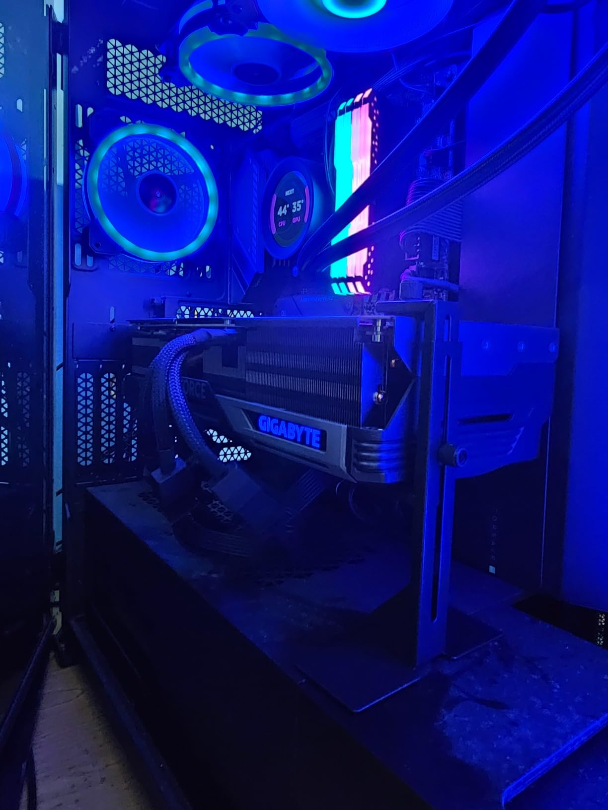 GIGABYTE GeForce RTX 4090 Gaming OC 24G Graphics Card, 3X WINDFORCE Fans, 24GB 384-bit GDDR6X, GV-N4090GAMING OC-24GD Video Card Customer Review GIGABYTE GeForce RTX 4090 Gaming OC 24G Graphics Card, 3X WINDFORCE Fans, 24GB 384-bit GDDR6X, GV-N4090GAMING OC-24GD Video Card - Customer Photo 1
