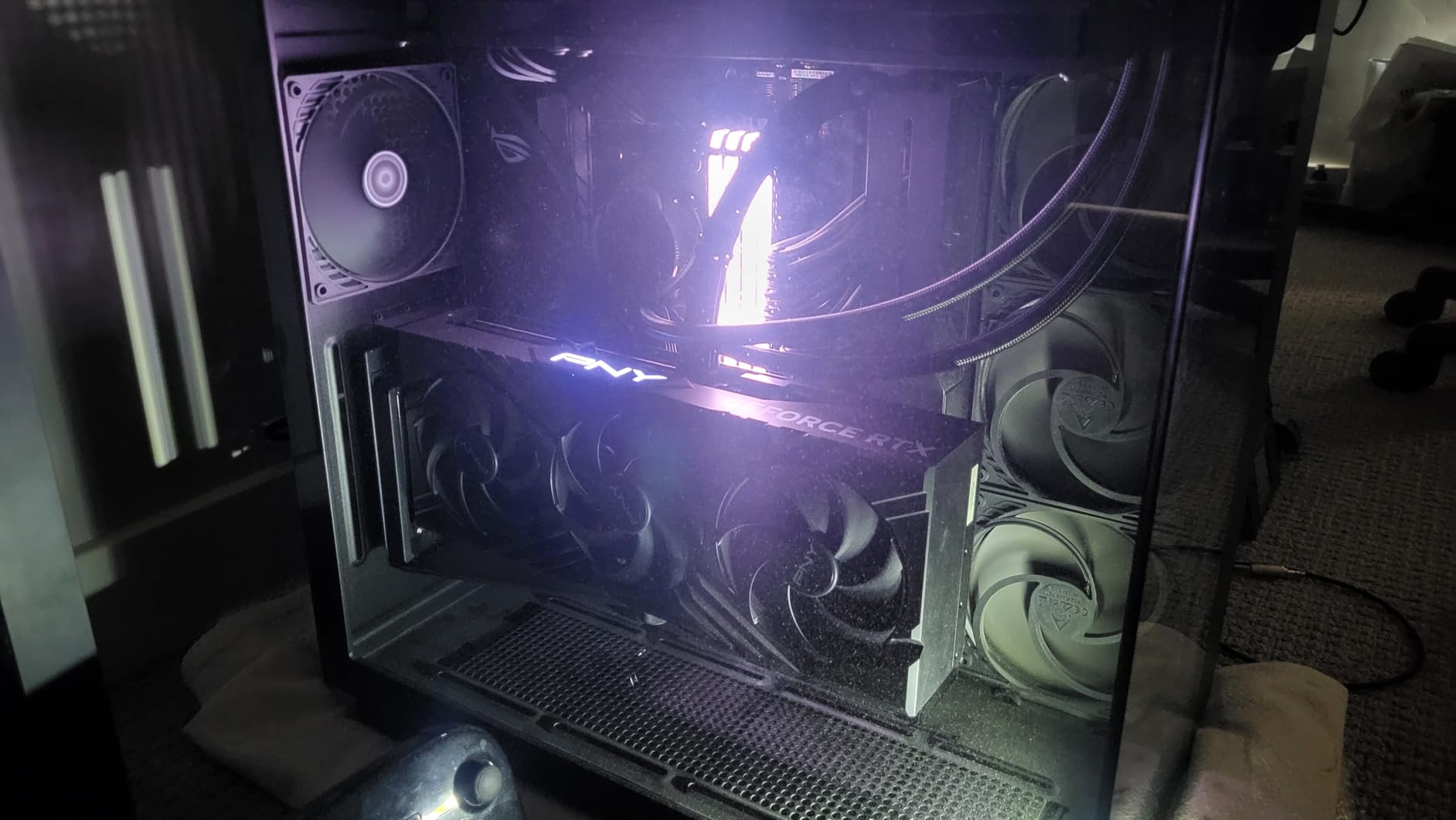 PNY GeForce RTX™ 4090 24GB Verto™ Triple Fan Graphics Card DLSS 3, 384-bit PCIe 4.0, GDDR6X Customer Review PNY GeForce RTX™ 4090 24GB Verto™ Triple Fan Graphics Card DLSS 3, 384-bit PCIe 4.0, GDDR6X - Customer Photo 2