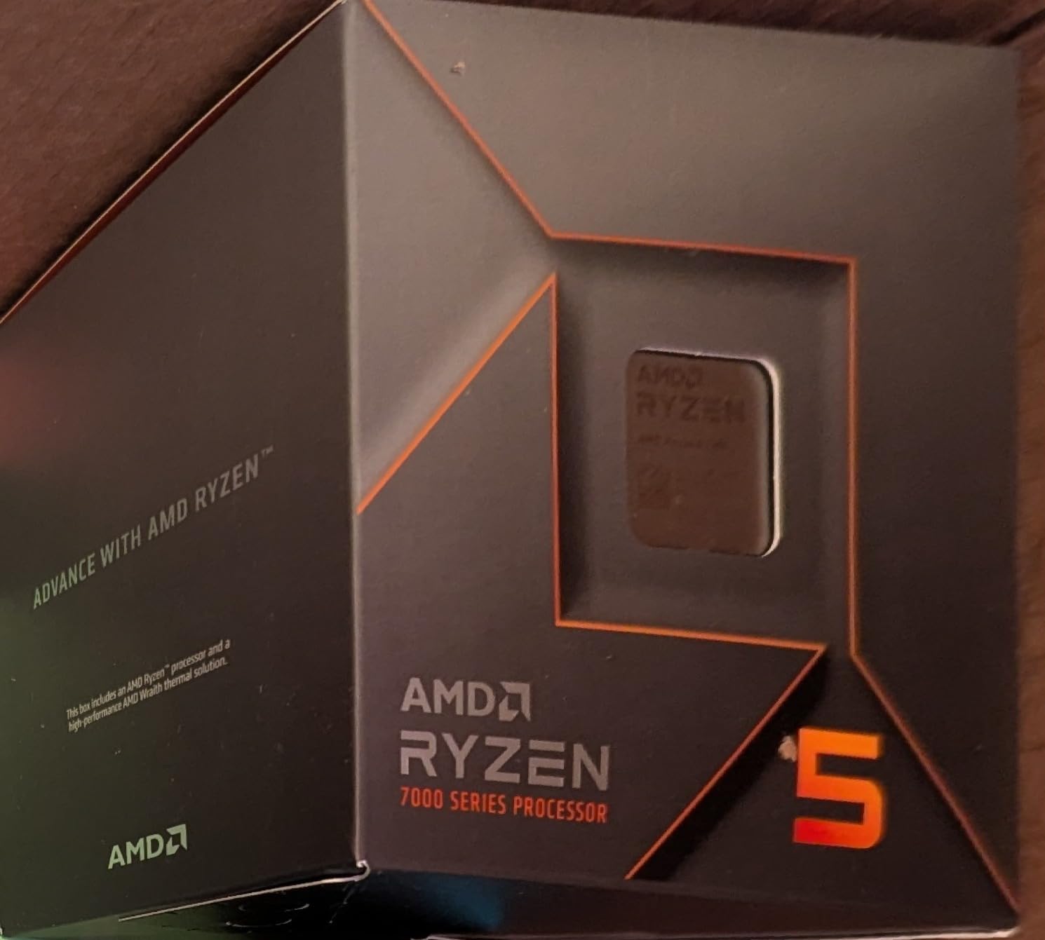 Ryzen 5 7600 6-Core, 12-Thread Unlocked Desktop Processor customer photo 1