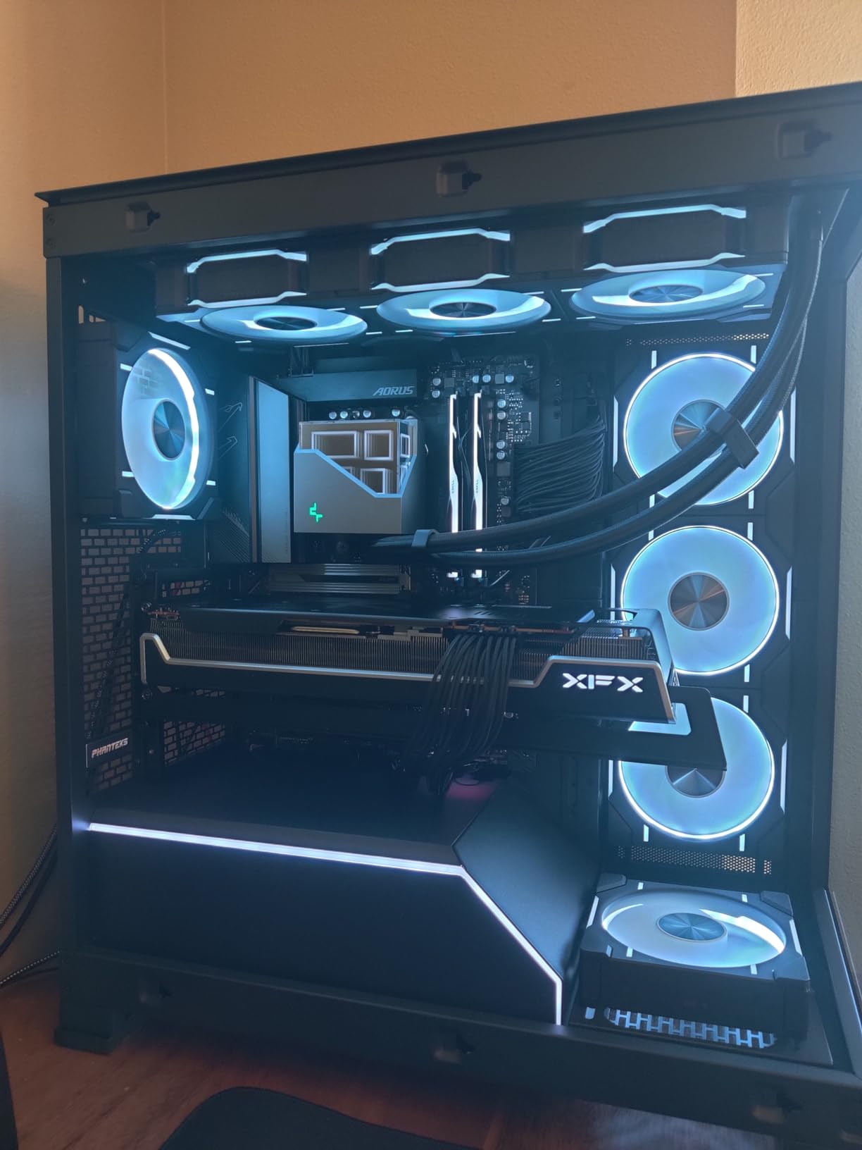 XFX Speedster MERC310 AMD Radeon RX 7900XT Ultra Gaming Graphics Card with 20GB GDDR6, AMD RDNA 3 RX-79TMERCU9 Customer Review XFX Speedster MERC310 AMD Radeon RX 7900XT Ultra Gaming Graphics Card with 20GB GDDR6, AMD RDNA 3 RX-79TMERCU9 - Customer Photo 3
