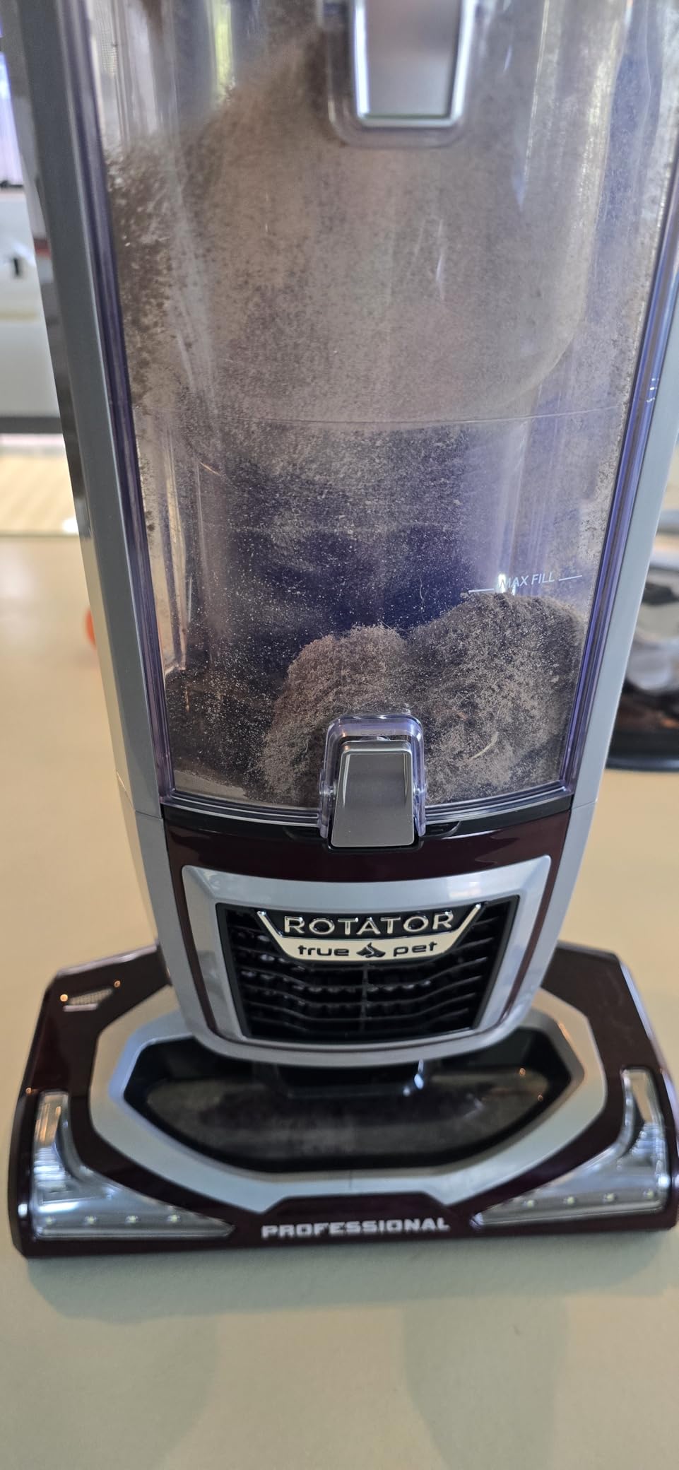 Shark ZU102 Rotator Pet Upright Vacuum with PowerFins HairPro & Odor Neutralizer Technology, Charcoal, 2.9 L Dust Cup Customer Review Shark ZU102 Rotator Pet Upright Vacuum with PowerFins HairPro & Odor Neutralizer Technology, Charcoal, 2.9 L Dust Cup - Customer Photo 2