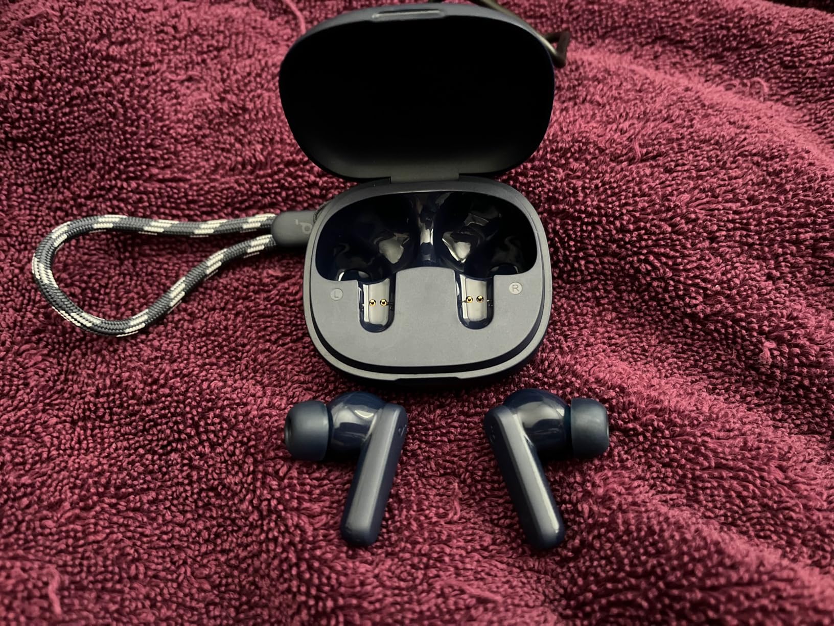 Soundcore by Anker P20i True Wireless Earbuds, 10mm Drivers with Big Bass, Bluetooth 5.3, 30H Long Playtime, Water-Resistant, 2 Mics for AI Clear Calls, 22 Preset EQs, Customization (Blue) Customer Review Soundcore by Anker P20i True Wireless Earbuds, 10mm Drivers with Big Bass, Bluetooth 5.3, 30H Long Playtime, Water-Resistant, 2 Mics for AI Clear Calls, 22 Preset EQs, Customization (Blue) - Customer Photo 1