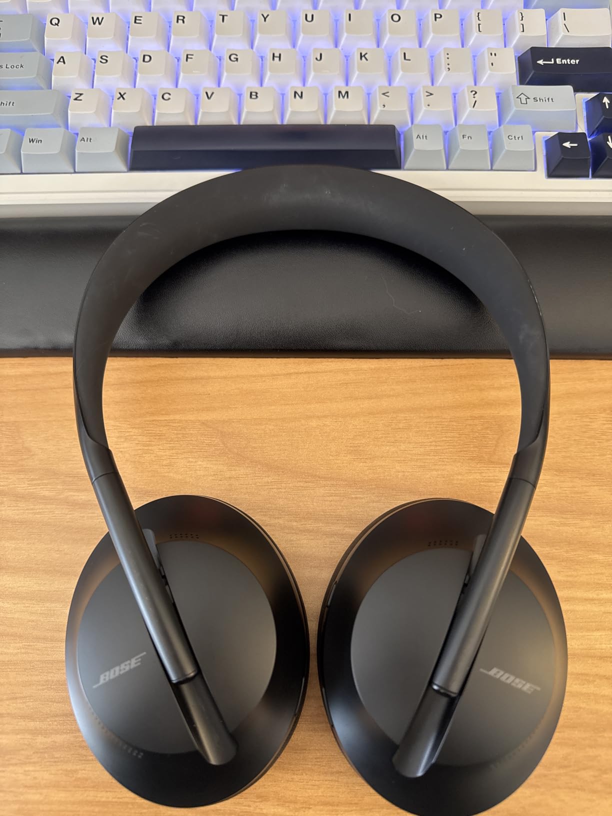 Bose 700 Noise-Cancelling Bluetooth Headphones (Triple Black) (Renewed) Customer Review Bose 700 Noise-Cancelling Bluetooth Headphones (Triple Black) (Renewed) - Customer Photo 1