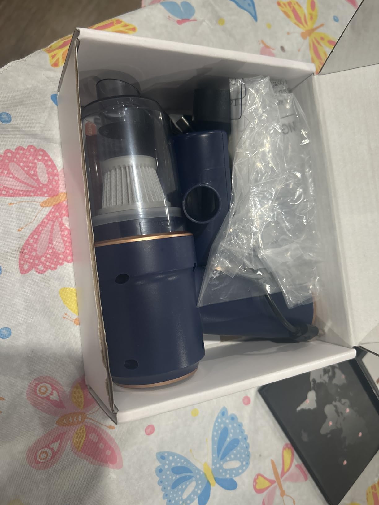 KMM Handheld Car Vacuum Cleaner, 9000Pa Vacuum Cleaner and Air Duster, 120W High Power Hand Held Vacuum with LED Light and Multi-Nozzles for Car, Home, Office, Pet Customer Review KMM Handheld Car Vacuum Cleaner, 9000Pa Vacuum Cleaner and Air Duster, 120W High Power Hand Held Vacuum with LED Light and Multi-Nozzles for Car, Home, Office, Pet - Customer Photo 2
