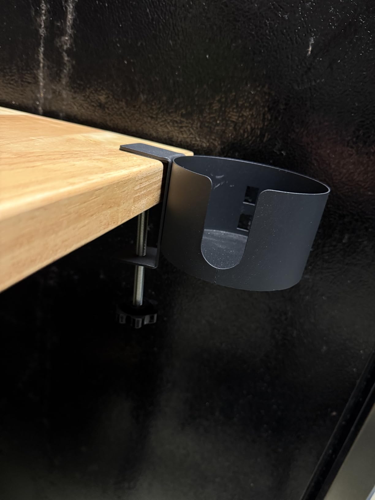 Upgraded Large Desk Cup Holder Clamp, OOKUU Anti-Spill Table Cup Holder, Metal Office & PC Gaming Desk Accessories, Compatible with Universal Cup, Bottles, Pencil Holder (Black) Customer Review Upgraded Large Desk Cup Holder Clamp, OOKUU Anti-Spill Table Cup Holder, Metal Office & PC Gaming Desk Accessories, Compatible with Universal Cup, Bottles, Pencil Holder (Black) - Customer Photo 1