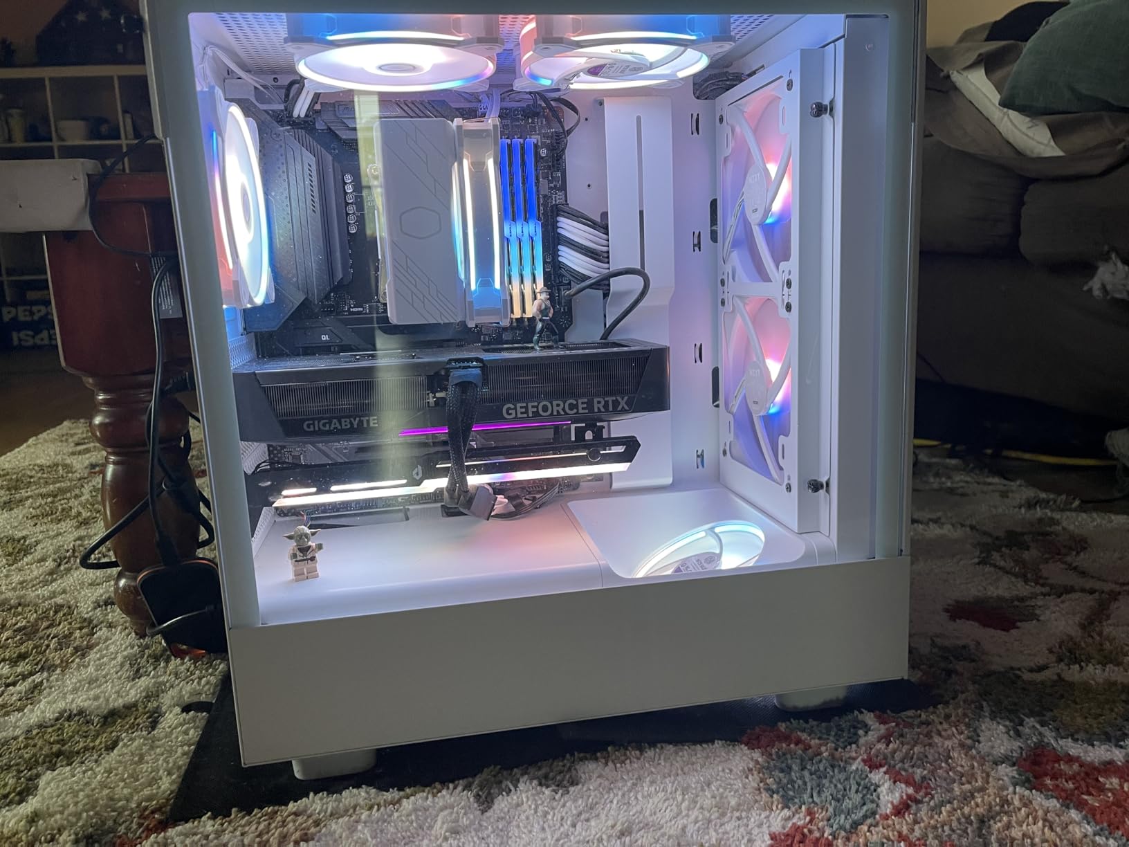 GIGABYTE GeForce RTX 4070 WINDFORCE OC 12G Graphics Card, 3X WINDFORCE Fans, 12GB 192-bit GDDR6X, GV-N4070WF3OC-12GD Video Card - Customer Photo 3