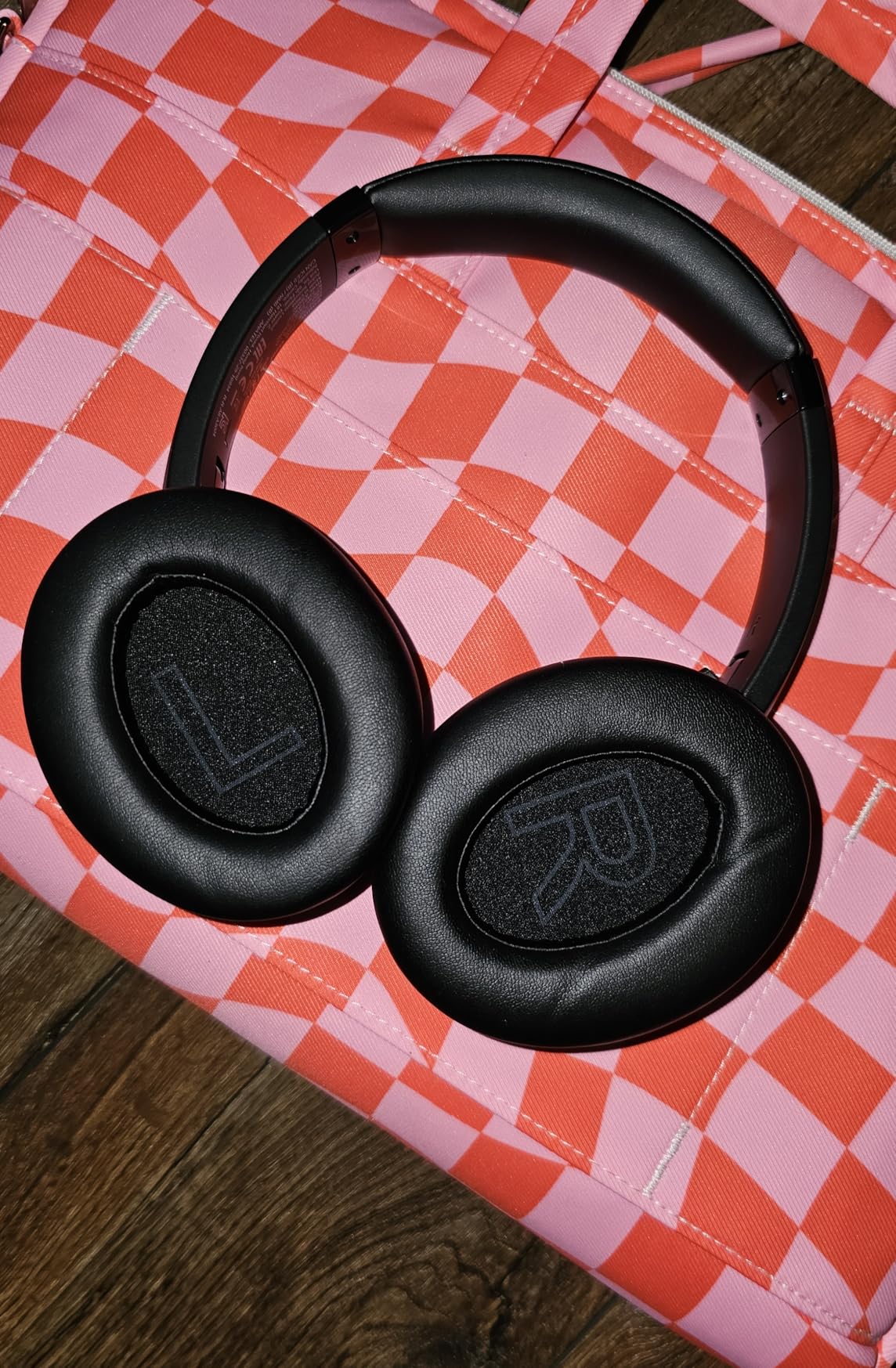 Soundcore by Anker Q20i Hybrid Active Noise Cancelling Headphones, Wireless Over-Ear Bluetooth, 40H Long ANC Playtime, Hi-Res Audio, Big Bass, Customize via an App, Transparency Mode (Black) customer photo 1