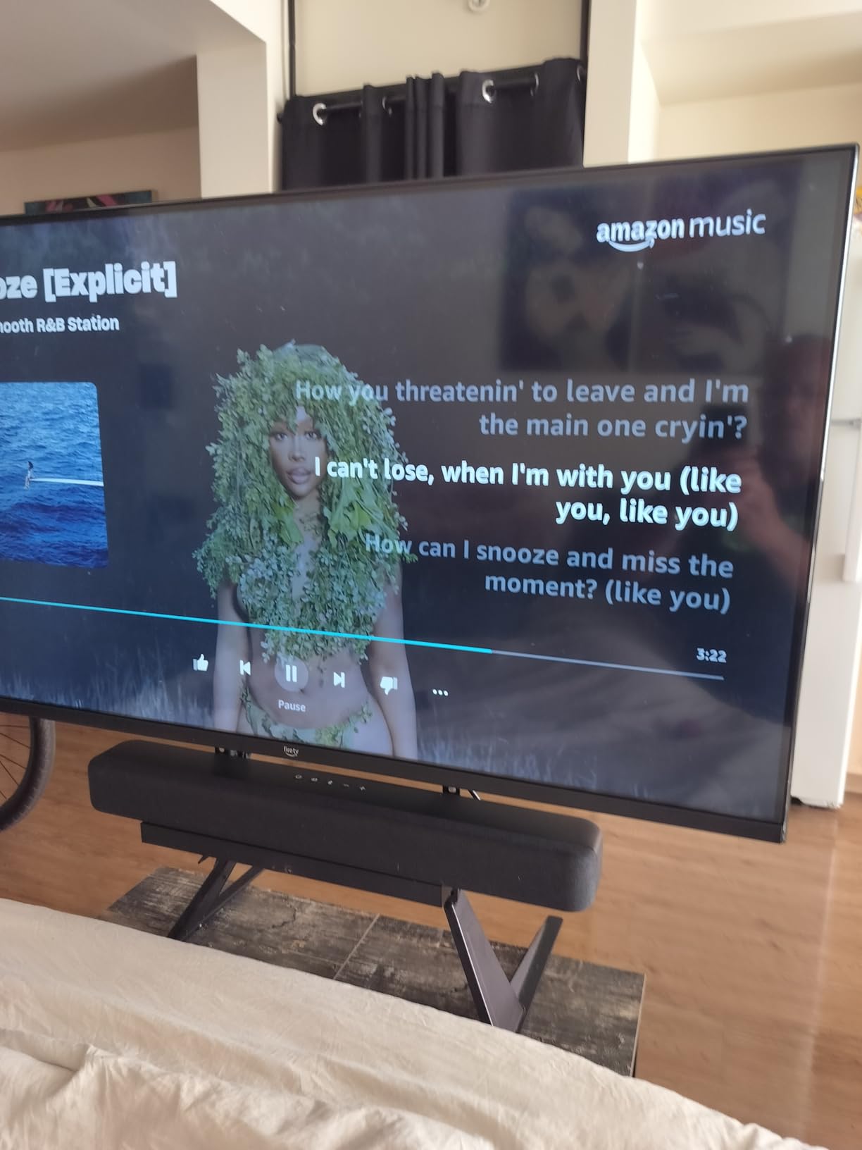 Amazon Fire TV Soundbar (newest model), 2.0 speaker with DTS Virtual:X and Dolby Audio, Bluetooth connectivity Customer Review Amazon Fire TV Soundbar (newest model), 2.0 speaker with DTS Virtual:X and Dolby Audio, Bluetooth connectivity - Customer Photo 2
