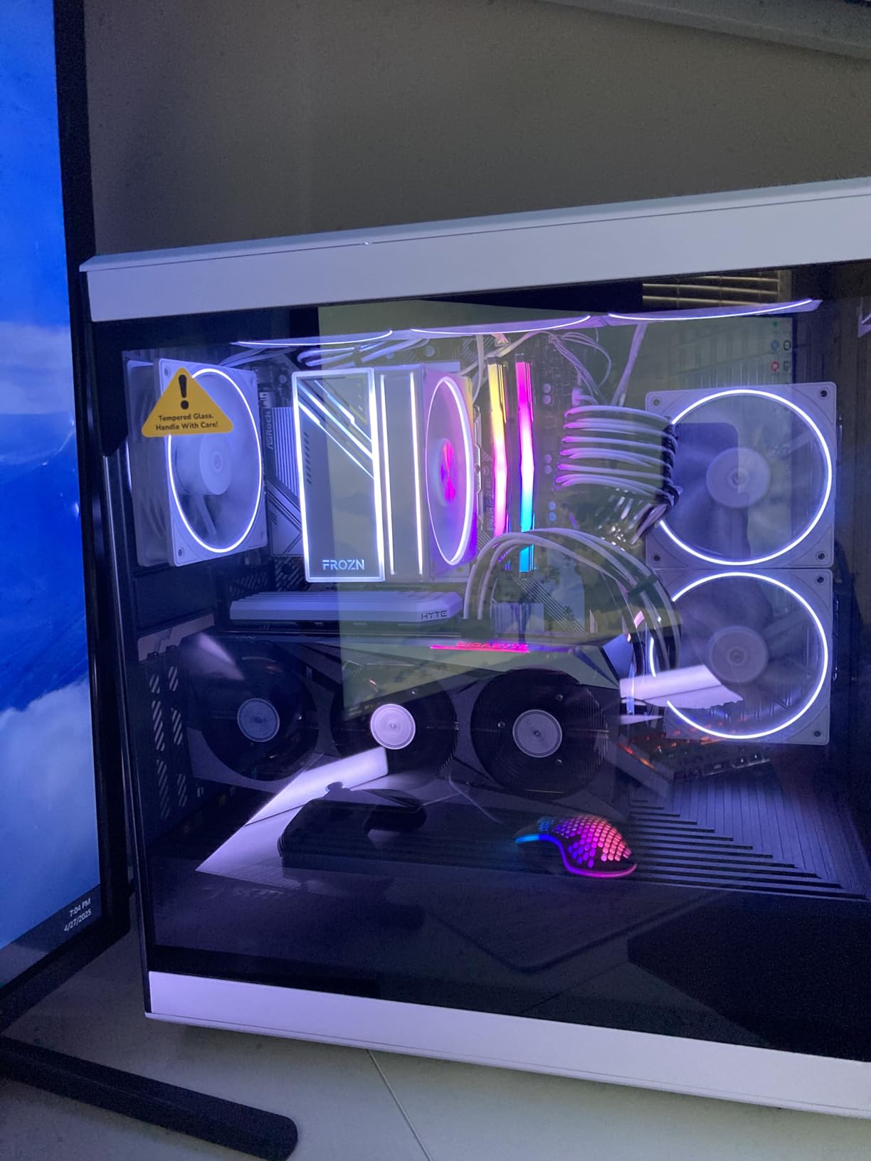 Gigabyte GV-R76GAMING OC-8GD Radeon RX 7600 Gaming OC 8G Graphics Card, 3X WINDFORCE Fans 8GB 128-bit GDDR6, Video Card customer photo 2