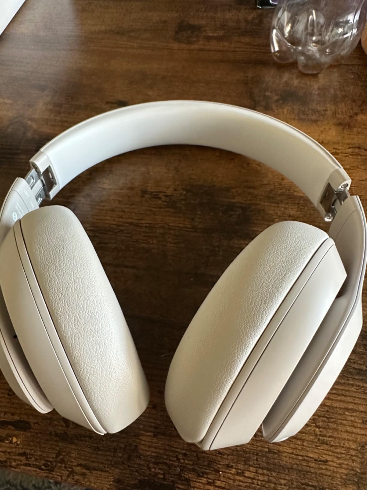 Beats Studio Pro - Wireless Bluetooth Noise Cancelling Headphones - Personalized Spatial Audio, USB-C Lossless Audio, Apple & Android Compatibility, Up to 40 Hours Battery Life - Sandstone Customer Review Beats Studio Pro - Wireless Bluetooth Noise Cancelling Headphones - Personalized Spatial Audio, USB-C Lossless Audio, Apple & Android Compatibility, Up to 40 Hours Battery Life - Sandstone - Customer Photo 2