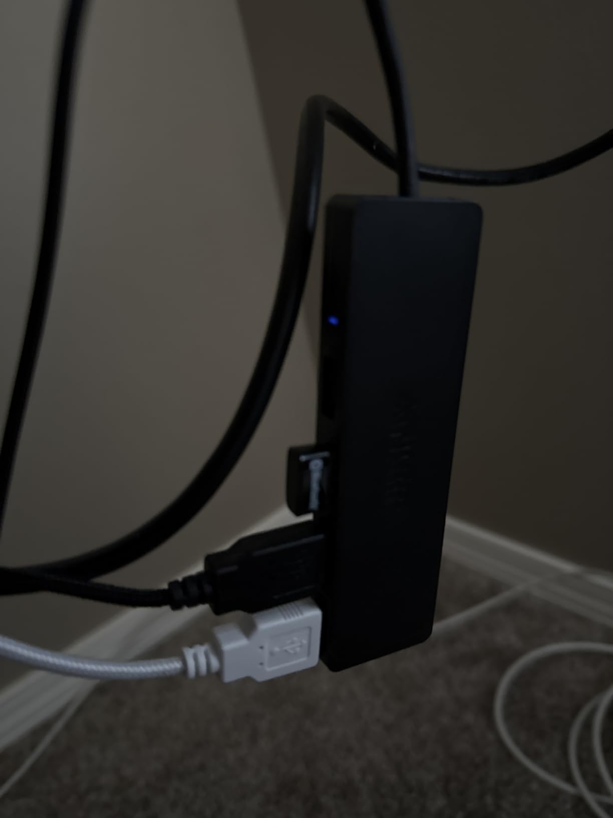 Anker 4-Port USB 3.0 Hub with 5Gbps Data Transfer, Ultra-Slim USB-C Connector Hub, for MacBook, iMac, Surface, Mobile HDD, and More (2 ft USB-C Connector, Charging Not Supported) Customer Review Anker 4-Port USB 3.0 Hub with 5Gbps Data Transfer, Ultra-Slim USB-C Connector Hub, for MacBook, iMac, Surface, Mobile HDD, and More (2 ft USB-C Connector, Charging Not Supported) - Customer Photo 1