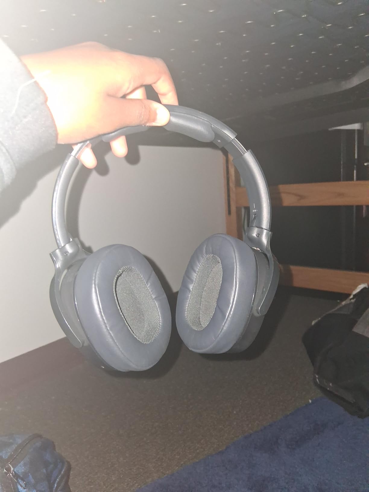 Skullcandy Hesh ANC Wireless Over-Ear Bluetooth Headphones with Extra USB-C Charging Cable, Active Noise Canceling, 22 Hrs Battery, Foldable Lightweight Design, Microphone iPhone Android - Mod White Customer Review Skullcandy Hesh ANC Wireless Over-Ear Bluetooth Headphones with Extra USB-C Charging Cable, Active Noise Canceling, 22 Hrs Battery, Foldable Lightweight Design, Microphone iPhone Android - Mod White - Customer Photo 1