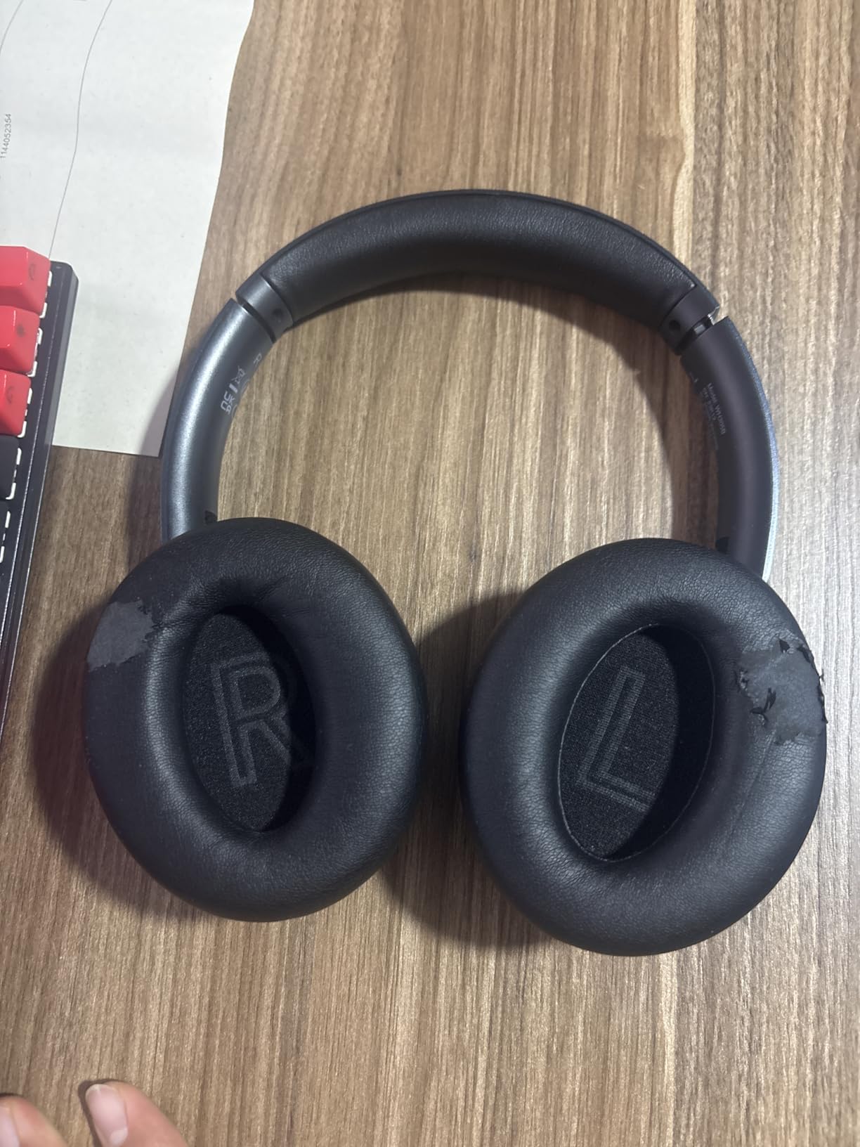 BERIBES Upgraded Hybrid Active Noise Cancelling Headphones with Transparent Modes,70H Playtime Bluetooth Headphones Wireless Bluetooth with Mic, Deep Bass,3.5MM Cable,Soft-Earpads,Fast Charging-Black Customer Review BERIBES Upgraded Hybrid Active Noise Cancelling Headphones with Transparent Modes,70H Playtime Bluetooth Headphones Wireless Bluetooth with Mic, Deep Bass,3.5MM Cable,Soft-Earpads,Fast Charging-Black - Customer Photo 3