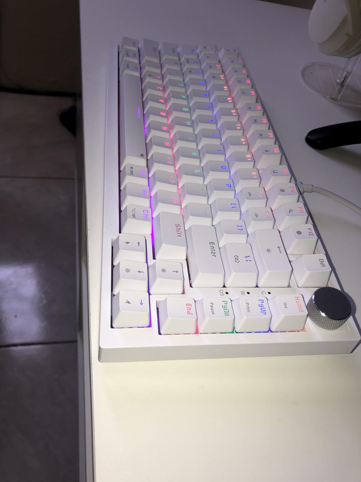 Newmen GM326 75% Percent Mechanical Keyboard,Wired Mini Backlit Hot Swappable Gaming Mechanical Keyboard with Knob,82 Keys Anti-Ghosting Compact White Gaming Keyboards for PC Win Mac,Red Switch Customer Review Newmen GM326 75% Percent Mechanical Keyboard,Wired Mini Backlit Hot Swappable Gaming Mechanical Keyboard with Knob,82 Keys Anti-Ghosting Compact White Gaming Keyboards for PC Win Mac,Red Switch - Customer Photo 2