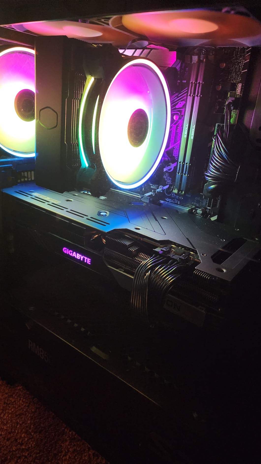 GIGABYTE Radeon RX 7800 XT Gaming OC 16G Graphics Card, 3X WINDFORCE Fans 16GB 256-bit GDDR6, GV-R78XTGAMING OC-16GD Video Card Customer Review GIGABYTE Radeon RX 7800 XT Gaming OC 16G Graphics Card, 3X WINDFORCE Fans 16GB 256-bit GDDR6, GV-R78XTGAMING OC-16GD Video Card - Customer Photo 1