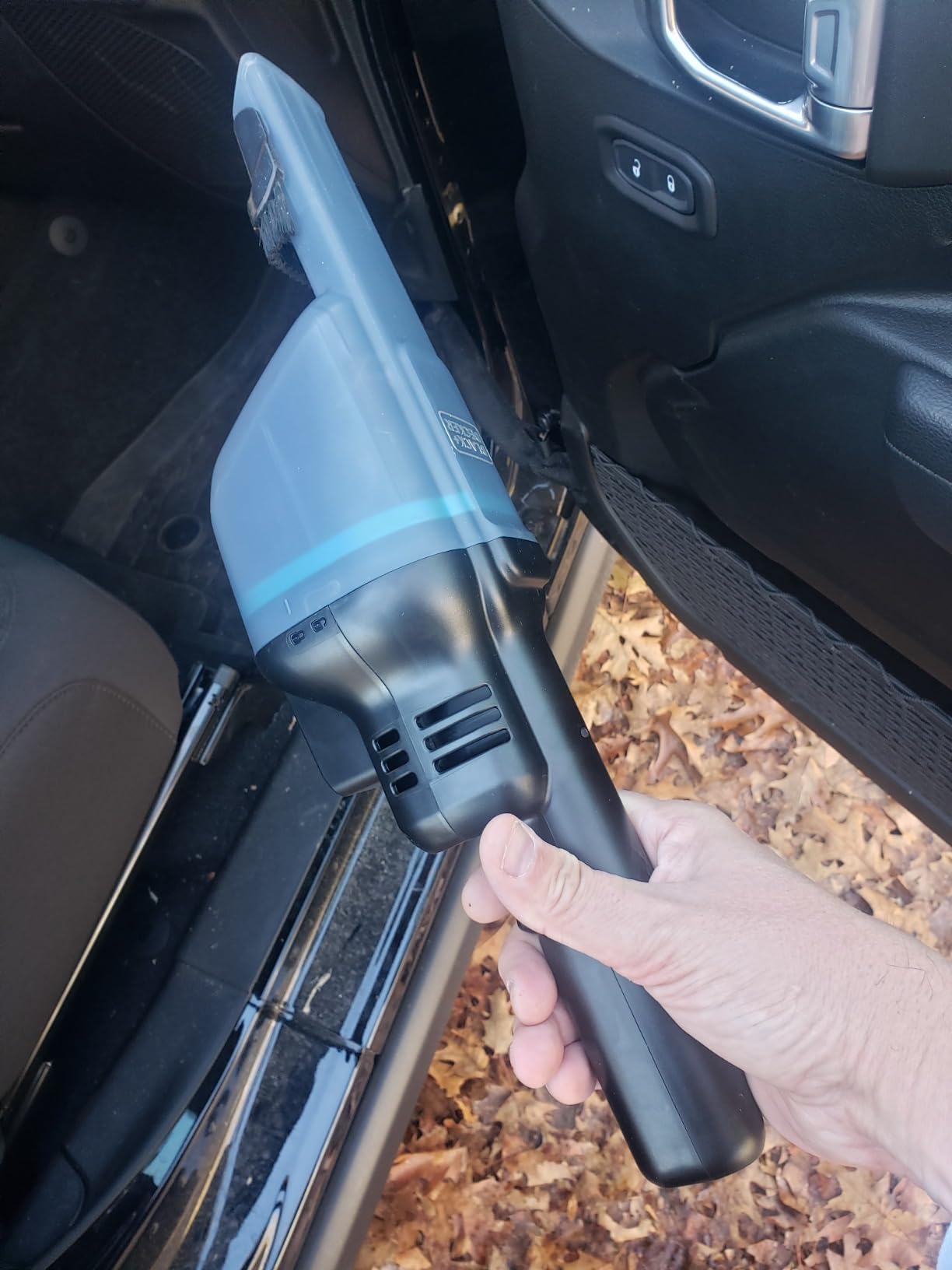 BLACK+DECKER dustbuster Blast Cordless Handheld Vacuum, Home and Car Vacuum (HNVD220J00) - Customer Photo 3