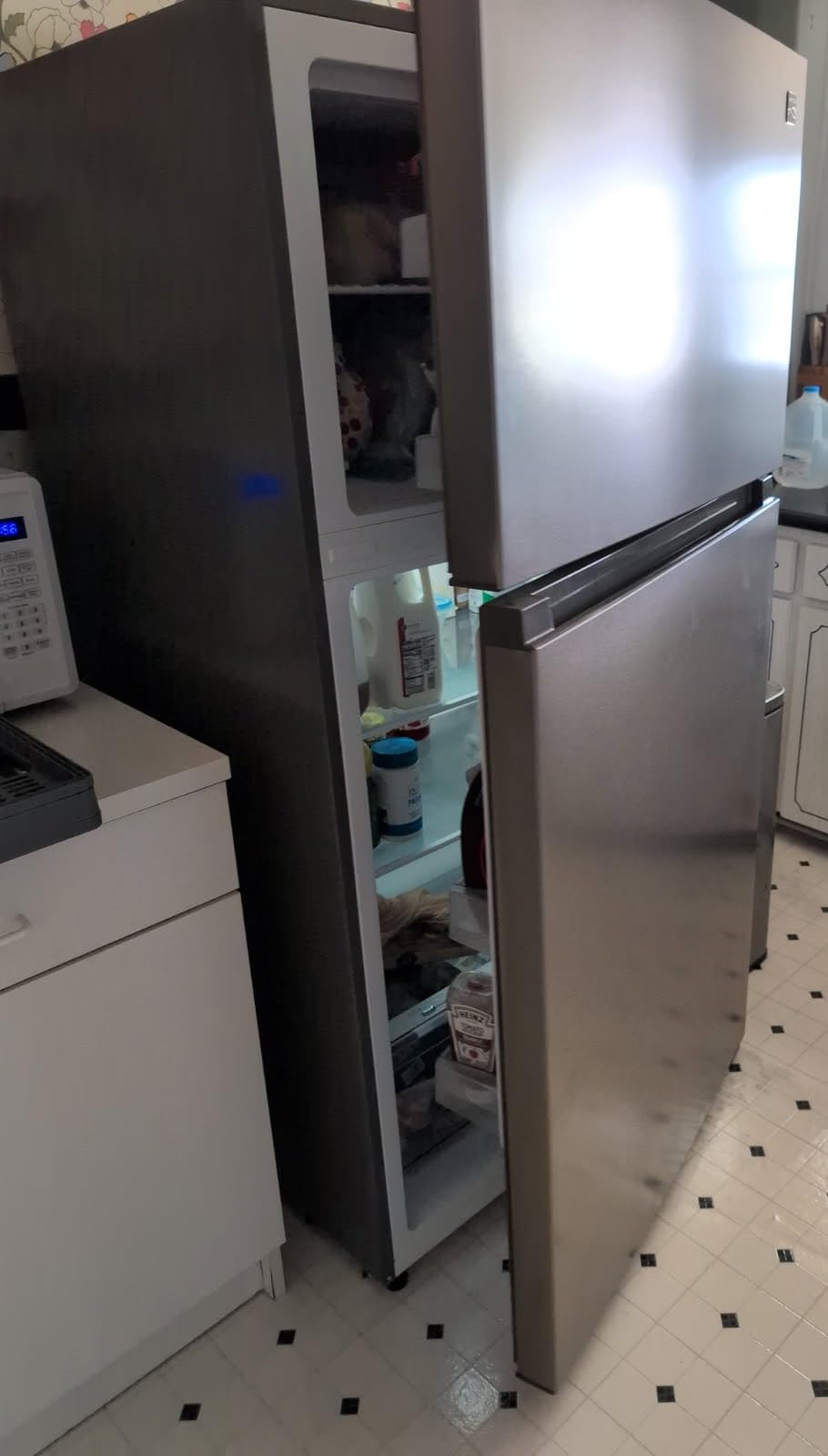 Kenmore 33 in. 20.5 cu. ft. Capacity Refrigerator/Freezer Full-Width Adjustable Glass Shelving, Humidity Control Crispers, Black Customer Review Kenmore 33 in. 20.5 cu. ft. Capacity Refrigerator/Freezer Full-Width Adjustable Glass Shelving, Humidity Control Crispers, Black - Customer Photo 2
