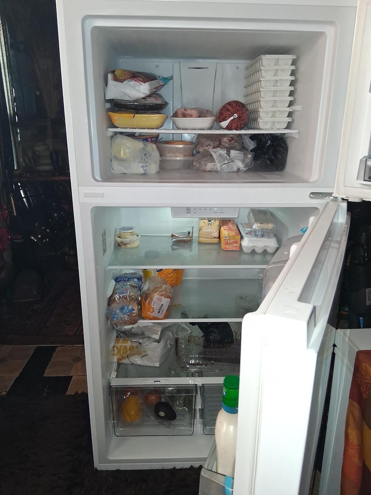 Kenmore 33 in. 20.5 cu. ft. Capacity Refrigerator/Freezer with Full-Width Adjustable Glass Shelving, Humidity Control Crispers, ENERGY STAR Certified, White Customer Review Kenmore 33 in. 20.5 cu. ft. Capacity Refrigerator/Freezer with Full-Width Adjustable Glass Shelving, Humidity Control Crispers, ENERGY STAR Certified, White - Customer Photo 2