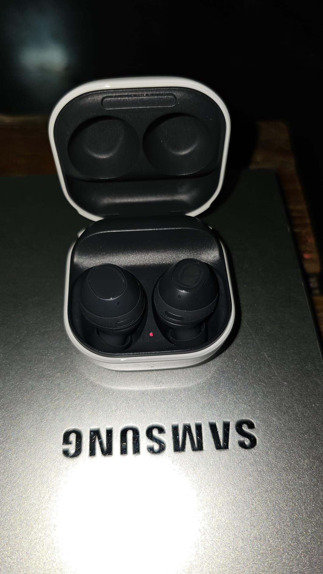 Galaxy Buds Fan Edition (FE) SM-R400, Active Noise-Cancelling, Wireless Bluetooth v5.2 Earbuds, Android 8.0 and Up - (Graphite) customer photo 2