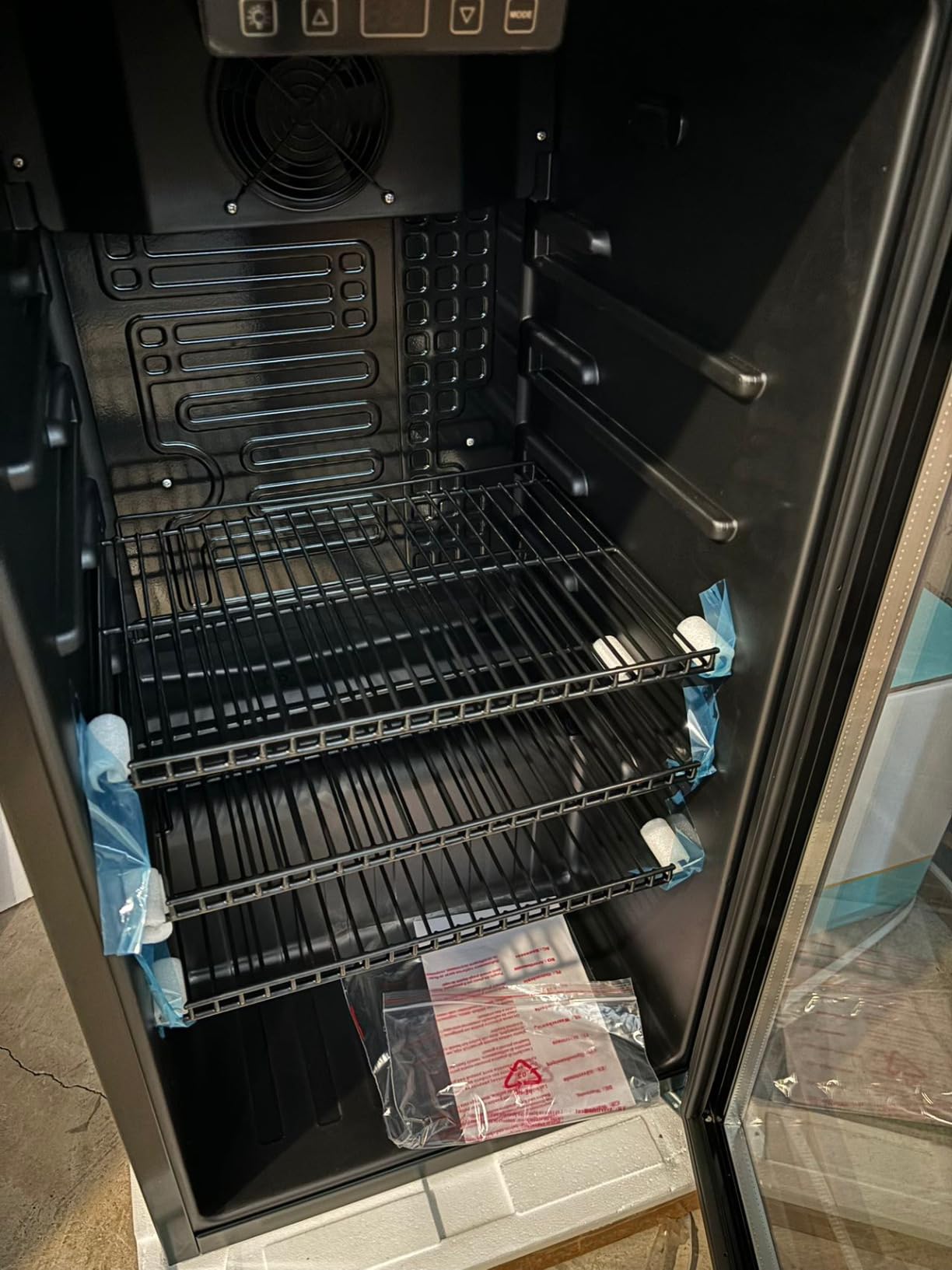 Beverage Refrigerator Cooler-120 Cans Freestanding Mini Fridge Cooler with Glass Door, Adjustable Shelves & Digital Temperature Display for Soda, Wine or Beer (Black, 3.2 Cu.Ft) Customer Review Beverage Refrigerator Cooler-120 Cans Freestanding Mini Fridge Cooler with Glass Door, Adjustable Shelves & Digital Temperature Display for Soda, Wine or Beer (Black, 3.2 Cu.Ft) - Customer Photo 1