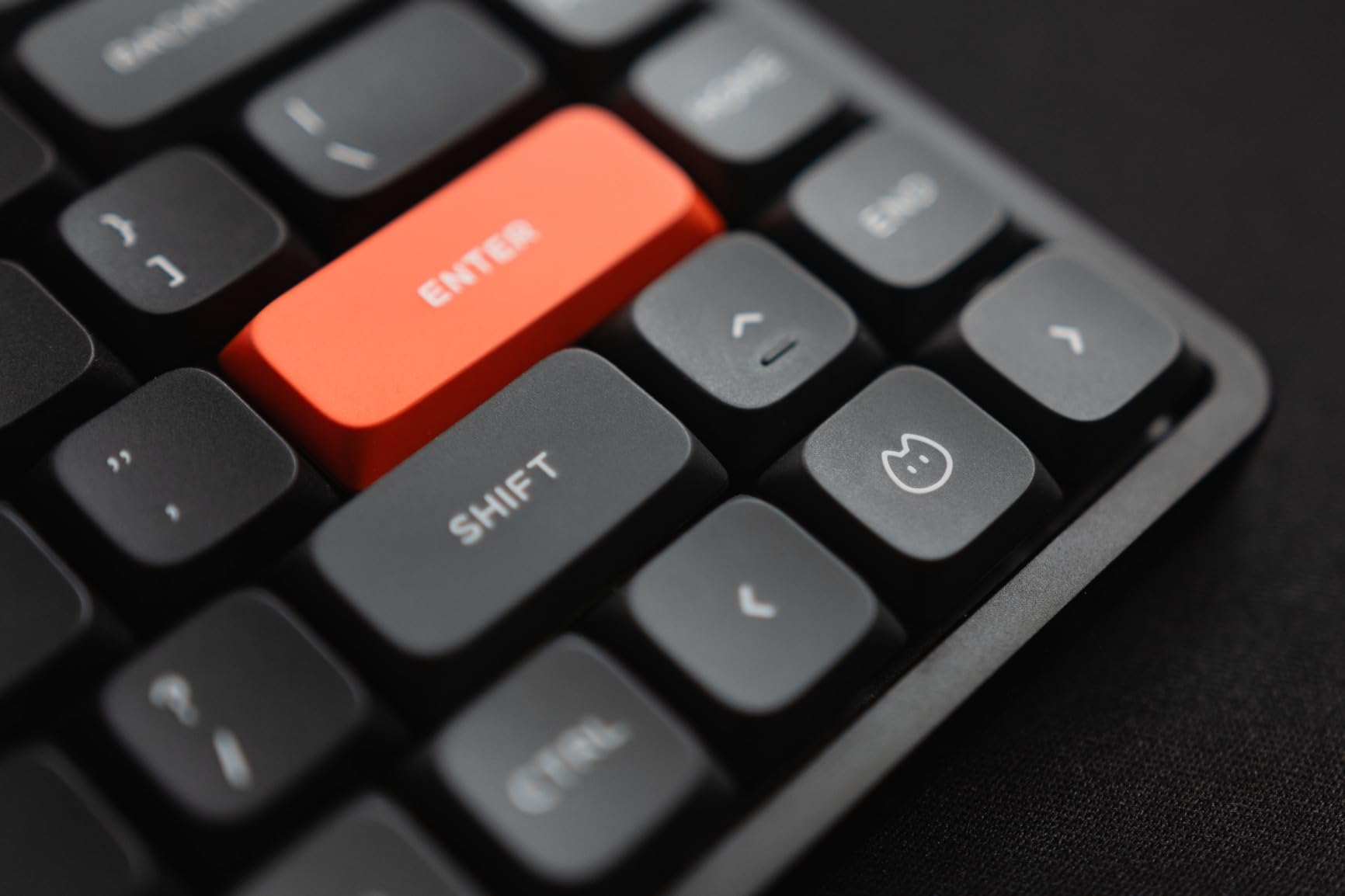 nuphy Air75 V2 Portable 75% Low Profile Mechanical Keyboard,Wireless Keyboard,Supports Bluetooth/2.4G/USB-C RGB Bluetooth Keyboards,Compatible with Windows/Mac OS/Linux Systems-Gateron Brown Switch - Customer Photo 1