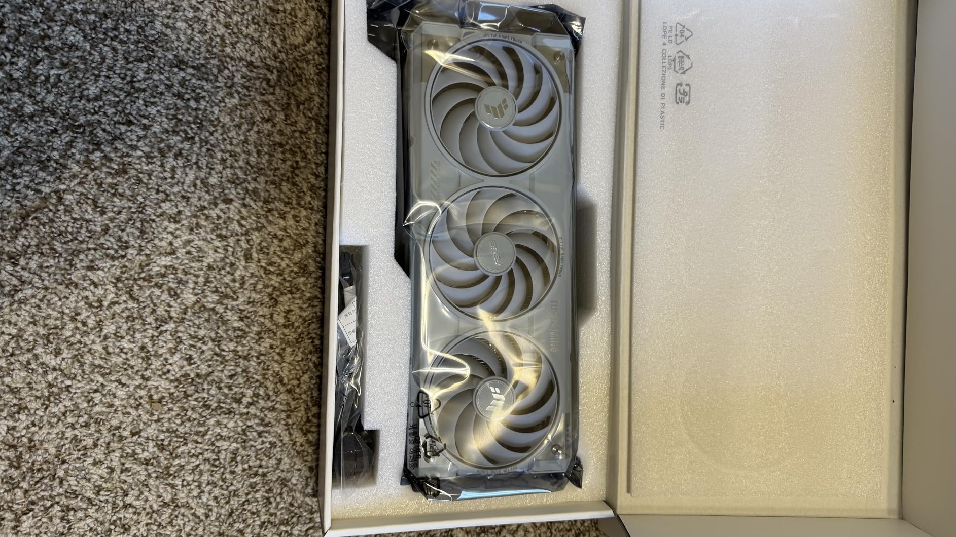 ASUS TUF Gaming NVIDIA GeForce RTX™ 4070 Ti Super OC Edition Gaming Graphics Card (PCIe 4.0, 16GB GDDR6X, HDMI 2.1a, DisplayPort 1.4a),RTX4070Ti|OC|Black Customer Review ASUS TUF Gaming NVIDIA GeForce RTX™ 4070 Ti Super OC Edition Gaming Graphics Card (PCIe 4.0, 16GB GDDR6X, HDMI 2.1a, DisplayPort 1.4a),RTX4070Ti|OC|Black - Customer Photo 1