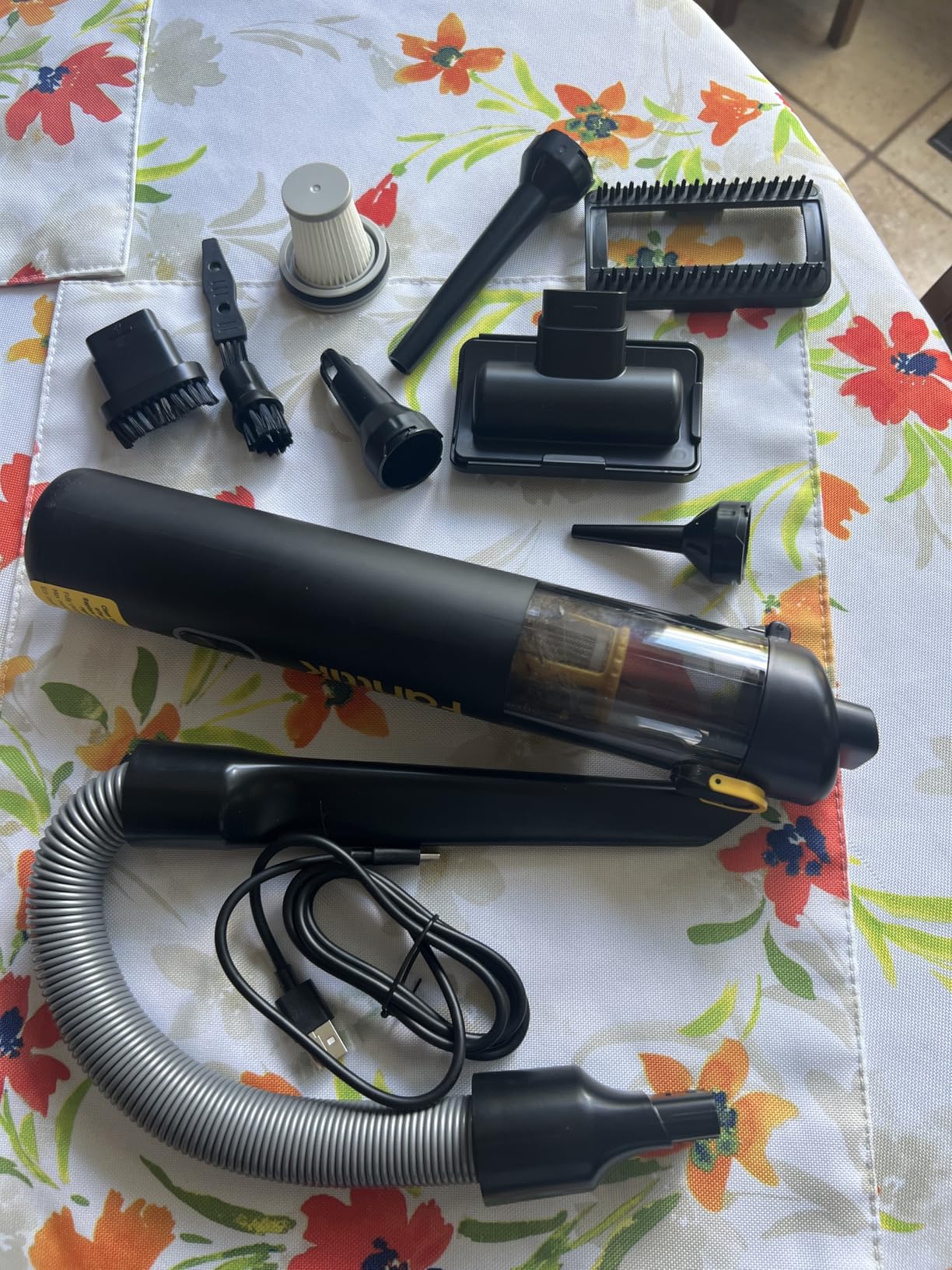 Fanttik Slim V8 APEX Car Vacuum, 4-in-1 Portable Mini Cordless Vacuum with 19000pa Suction Power, Type-C Charge, 2 Suction Modes, Handheld Vacuum for Small Jobs, Car, Office Desk, Keyboards - Customer Photo 1