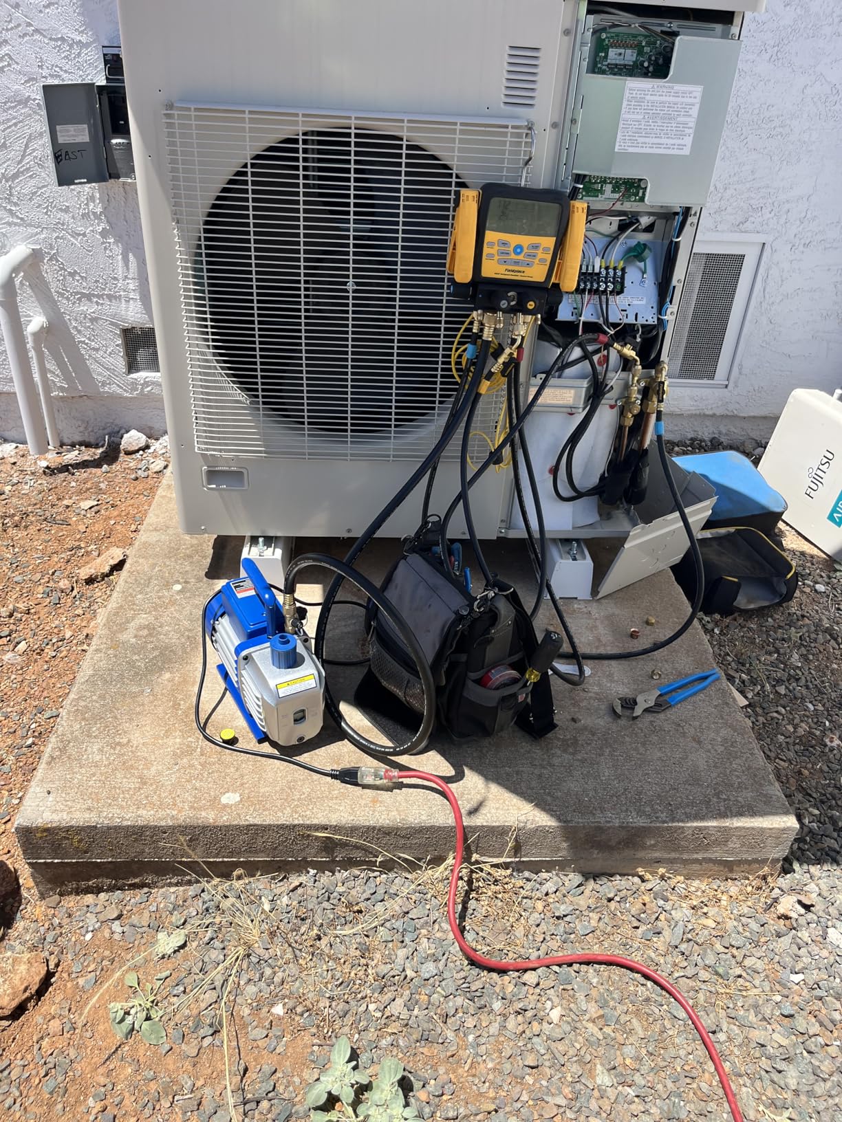 VIVOHOME 1/2 HP 5 CFM Dual Stage A2L HVAC Vacuum Pump, Sparkless Motor for R32 R1234yf R454B R134a R22 R410a Systems, Auto AC Vacuum Pump for Air Conditioner Servicing with 2 Oil Bottles - Customer Photo 1