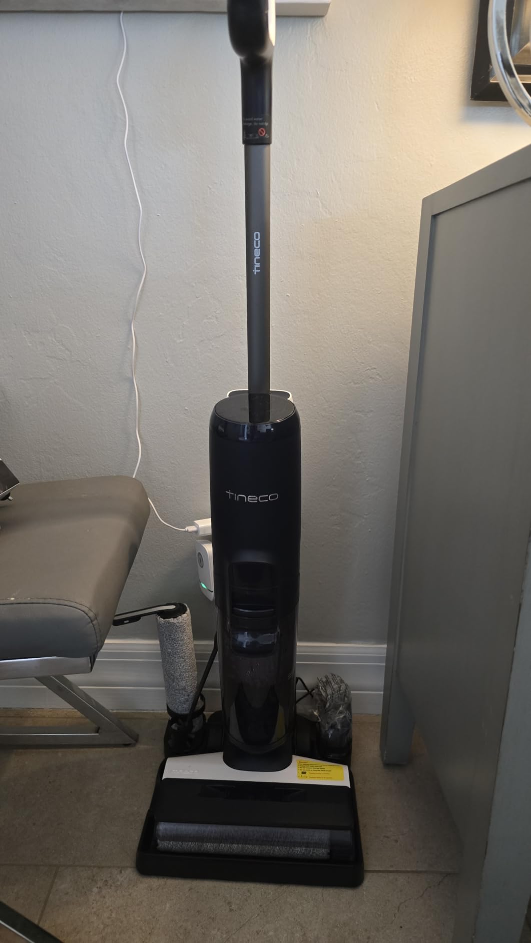 Tineco iFLOOR 5 Breeze Complete Wet Dry Vacuum Cordless Floor Washer, One-Step Cleaning for Hard Floors, Edge Clean, Auto Self-Cleaning, Lightweight & Cordless Design Customer Review Tineco iFLOOR 5 Breeze Complete Wet Dry Vacuum Cordless Floor Washer, One-Step Cleaning for Hard Floors, Edge Clean, Auto Self-Cleaning, Lightweight & Cordless Design - Customer Photo 1