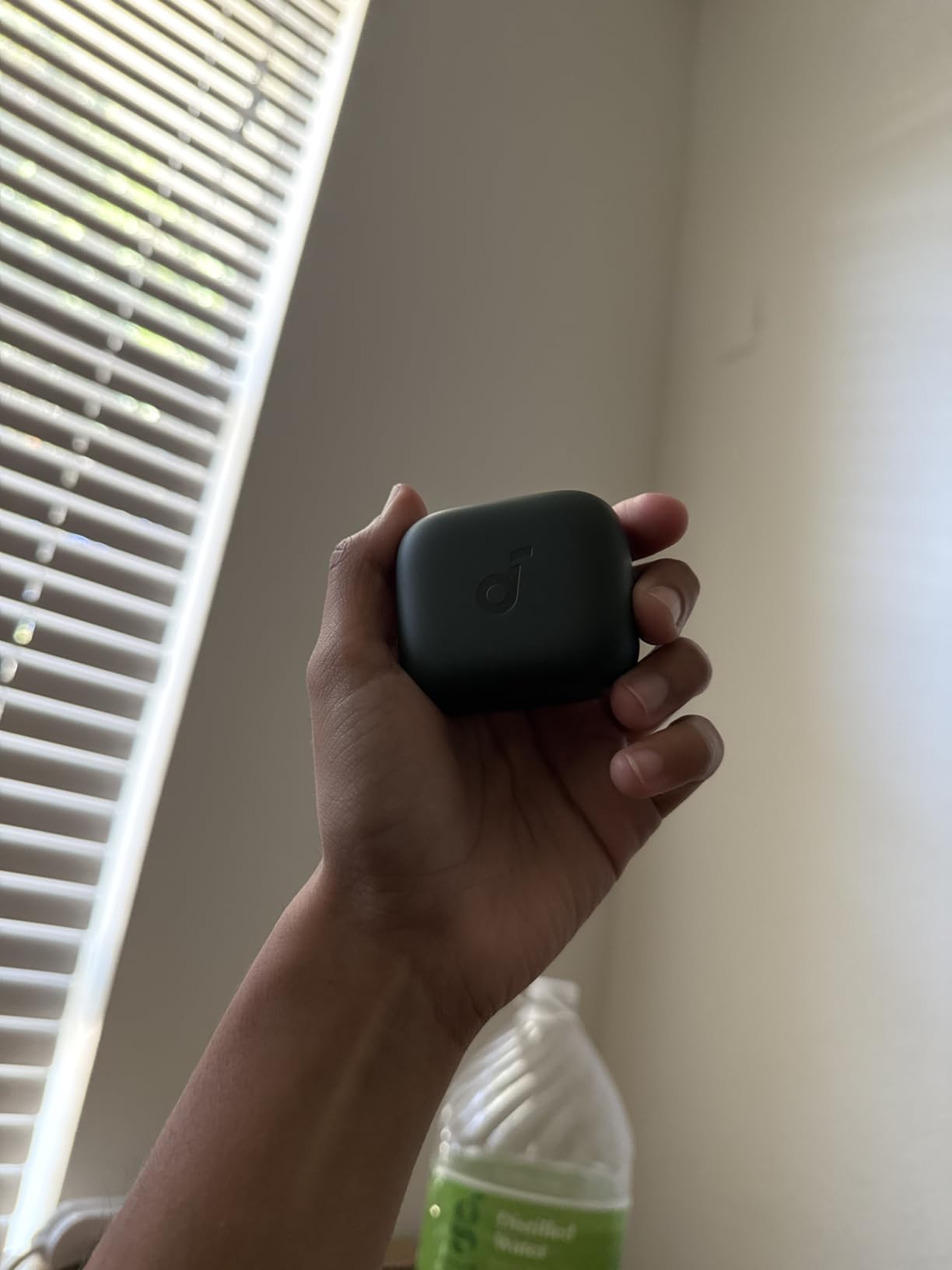 Soundcore P30i by Anker Noise Cancelling Earbuds, Strong and Smart Noise Cancelling, Powerful Bass, 45H Playtime, 2-in-1 Case and Phone Stand, IP54, Wireless Earbuds, Bluetooth 5.4 (Black) Customer Review Soundcore P30i by Anker Noise Cancelling Earbuds, Strong and Smart Noise Cancelling, Powerful Bass, 45H Playtime, 2-in-1 Case and Phone Stand, IP54, Wireless Earbuds, Bluetooth 5.4 (Black) - Customer Photo 1