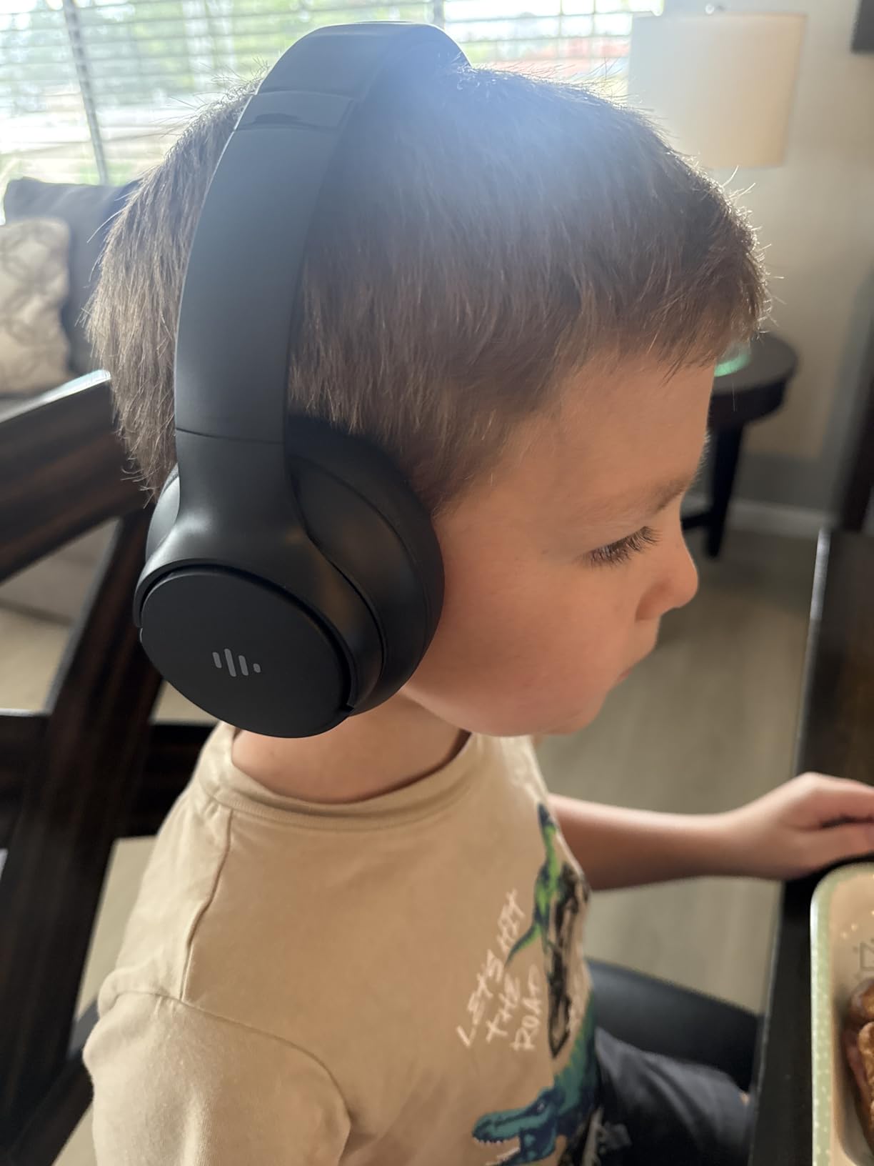 Eduiosma Active Noise Cancelling Headphones Customer Review Eduiosma Active Noise Cancelling Headphones - Customer Photo 2