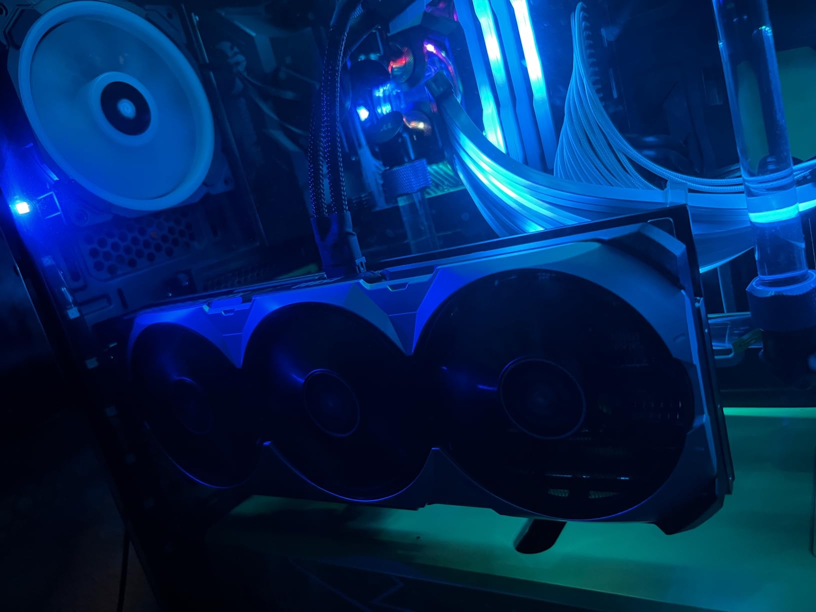 Gaming RTX 4070 Super 12G Ventus 3X OC Graphics Card (NVIDIA RTX 4070 Super, 192-Bit, Extreme Clock: 2520 MHz, 12GB GDRR6X 21 Gbps, HDMI/DP, Ada Lovelace Architecture) customer photo 2