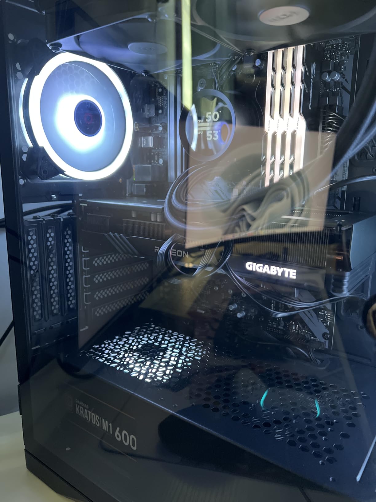 GIGABYTE Radeon RX 7600 XT Gaming OC 16G Graphics Card, 3X WINDFORCE Fans 16GB 128-bit GDDR6, GV-R76XTGAMING OC-16GD Video Card Customer Review GIGABYTE Radeon RX 7600 XT Gaming OC 16G Graphics Card, 3X WINDFORCE Fans 16GB 128-bit GDDR6, GV-R76XTGAMING OC-16GD Video Card - Customer Photo 3