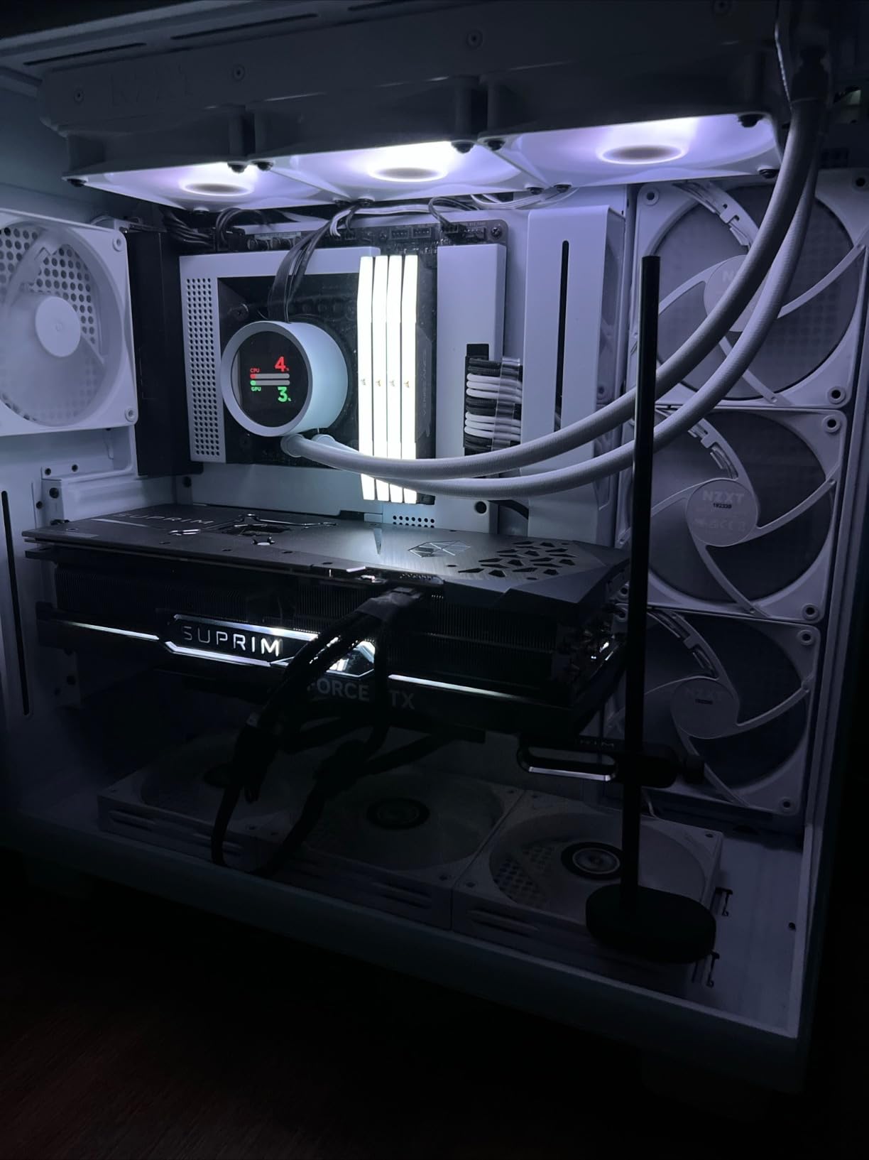 MSI Gaming RTX 4080 Super 16G SUPRIM X Graphics Card (NVIDIA RTX 4080 Super, 256-Bit, Extreme Clock: 2655 MHz, 16GB GDRR6X 23 Gbps, HDMI/DP, Ada Lovelace Architecture) - Customer Photo 1