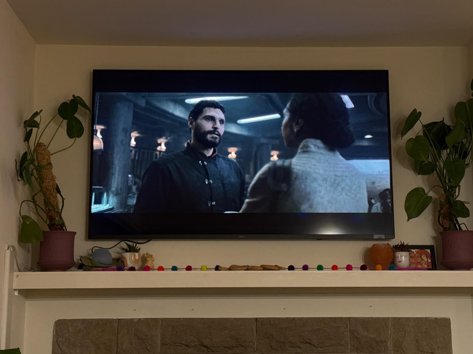 Roku Smart TV – 55-Inch Pro Series 4K QLED RokuTV with Backlit Roku Voice Remote Pro Customer Review Roku Smart TV – 55-Inch Pro Series 4K QLED RokuTV with Backlit Roku Voice Remote Pro - Customer Photo 2