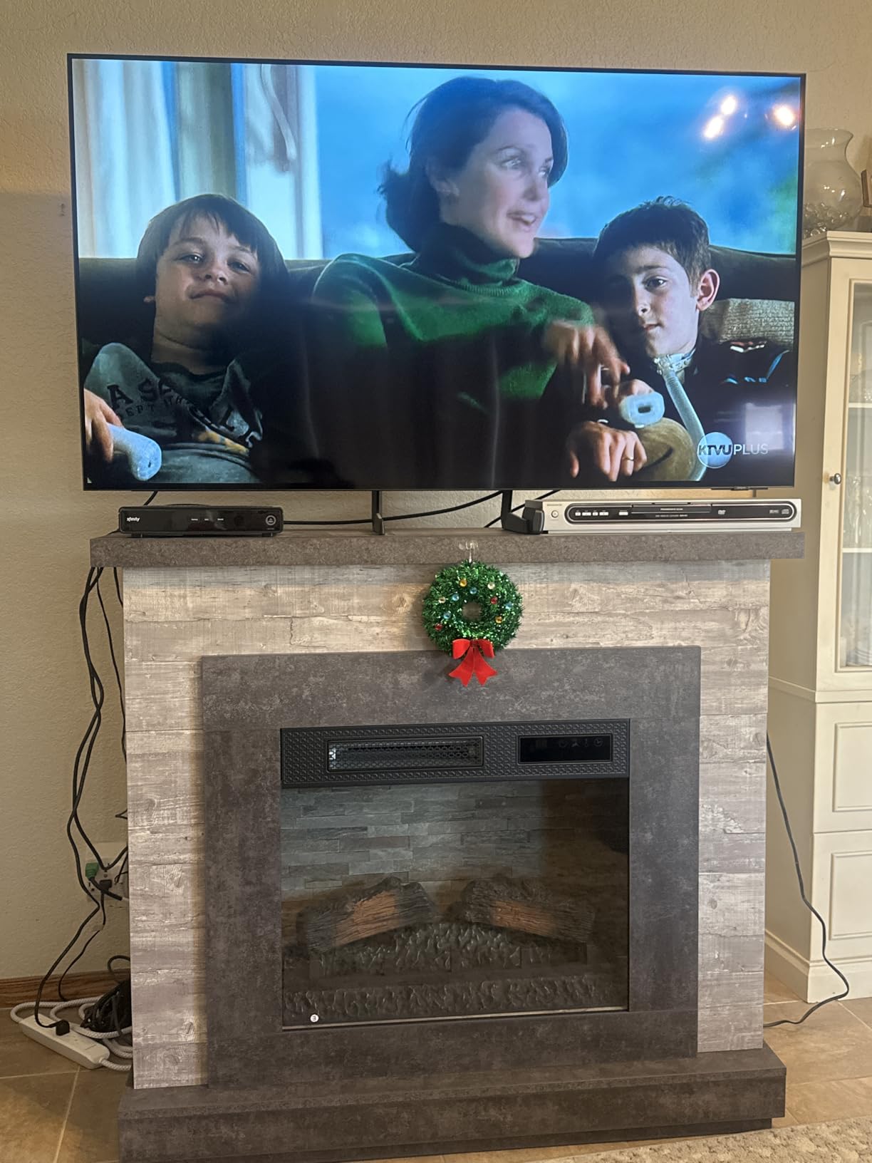 Samsung 55-Inch Class OLED 4K S85D Series HDR Smart TV w/Dolby Atmos, Object Tracking Sound Lite, Contour Design, Motion Xcelerator, Real Depth Enhancer, Alexa Built-in (QN55S85D, 2024 Model) Customer Review Samsung 55-Inch Class OLED 4K S85D Series HDR Smart TV w/Dolby Atmos, Object Tracking Sound Lite, Contour Design, Motion Xcelerator, Real Depth Enhancer, Alexa Built-in (QN55S85D, 2024 Model) - Customer Photo 1
