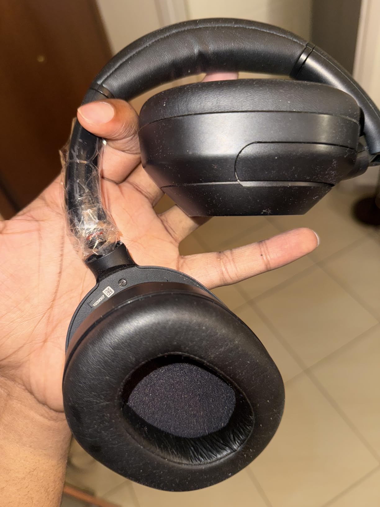 Sony ULT WEAR Over-Ear Noise Cancelling Bluetooth Headphones with Alexa Built-in, Comfortable Design, 30-Hour Battery, Massive Bass, Black - Customer Photo 2