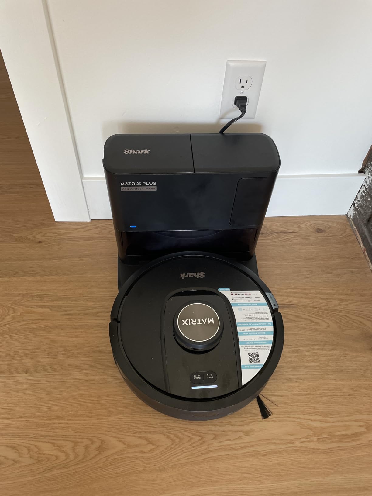 Shark UR2360S Ultra Robot Vacuum, with Matrix Clean, Precision Mapping, 30-Day Capacity HEPA Bagless Self Empty Base, Self-Cleaning Brushroll Perfect for Pet Hair, WiFi, Black (Renewed) Customer Review Shark UR2360S Ultra Robot Vacuum, with Matrix Clean, Precision Mapping, 30-Day Capacity HEPA Bagless Self Empty Base, Self-Cleaning Brushroll Perfect for Pet Hair, WiFi, Black (Renewed) - Customer Photo 1