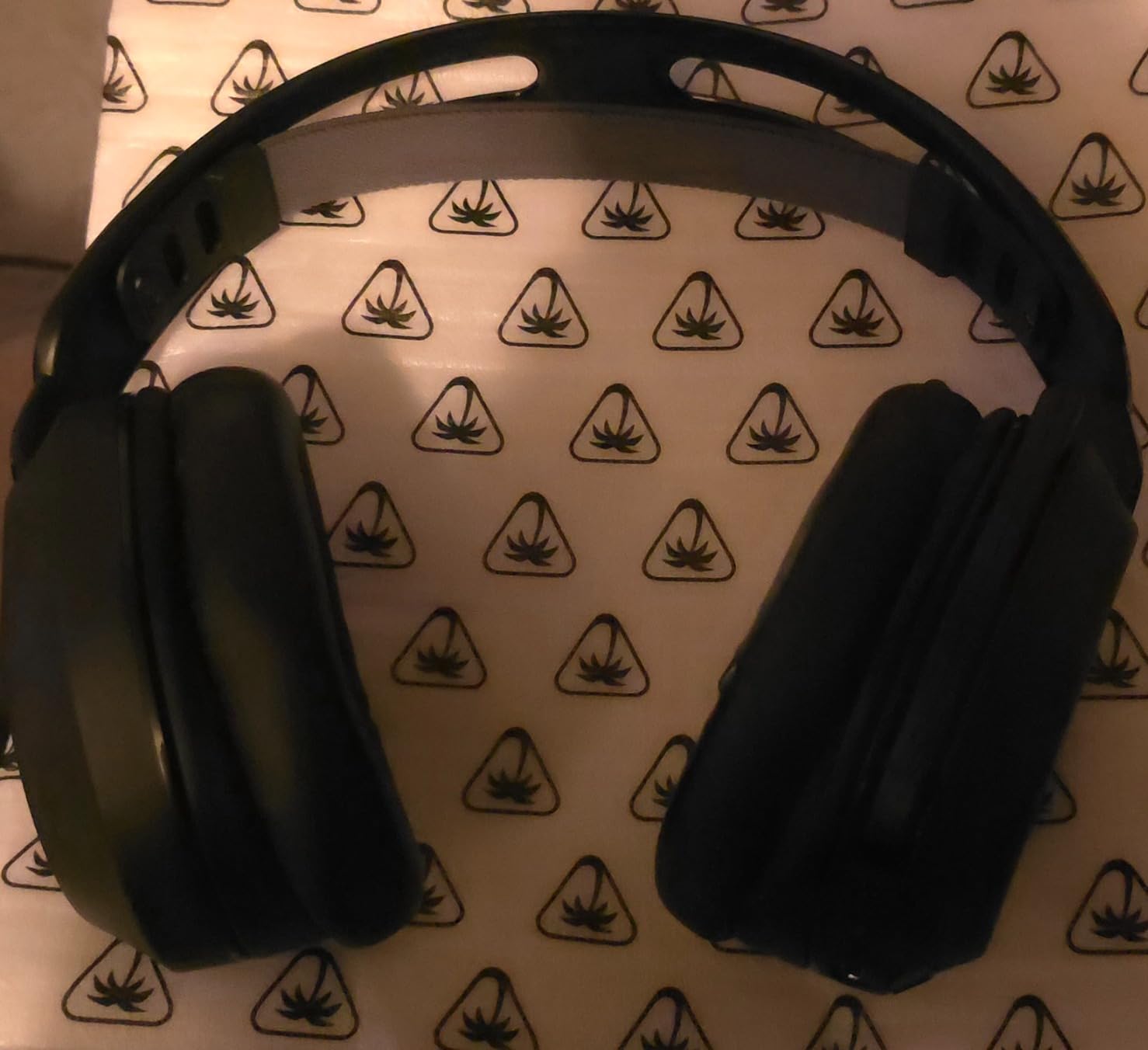 Turtle Beach Stealth 500 Wireless Amplified Gaming Headset for PS5, PS4, PC, & Mobile – 40-Hr Battery, Bluetooth, Memory Foam Cushions, Flip-to-Mute Mic, EQ Presets, Companion App – Black Customer Review Turtle Beach Stealth 500 Wireless Amplified Gaming Headset for PS5, PS4, PC, & Mobile – 40-Hr Battery, Bluetooth, Memory Foam Cushions, Flip-to-Mute Mic, EQ Presets, Companion App – Black - Customer Photo 2