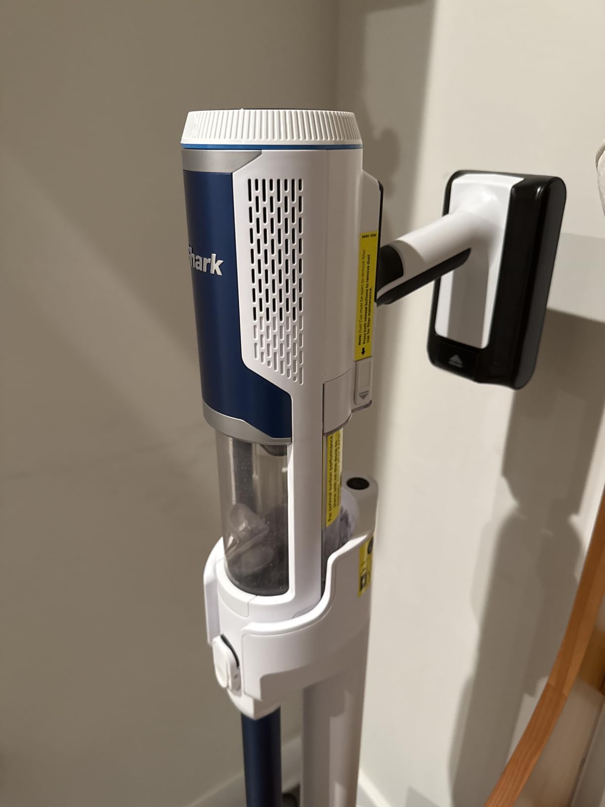 Shark Clean & Empty Cordless Stick Vacuum – Lightweight Cordless with HEPA Filter, Portable, Rechargeable, Auto-Empty System, Stick Vacuum for Pet Hair, Carpets & Hardfloor, White, BU3521 Customer Review Shark Clean & Empty Cordless Stick Vacuum – Lightweight Cordless with HEPA Filter, Portable, Rechargeable, Auto-Empty System, Stick Vacuum for Pet Hair, Carpets & Hardfloor, White, BU3521 - Customer Photo 1