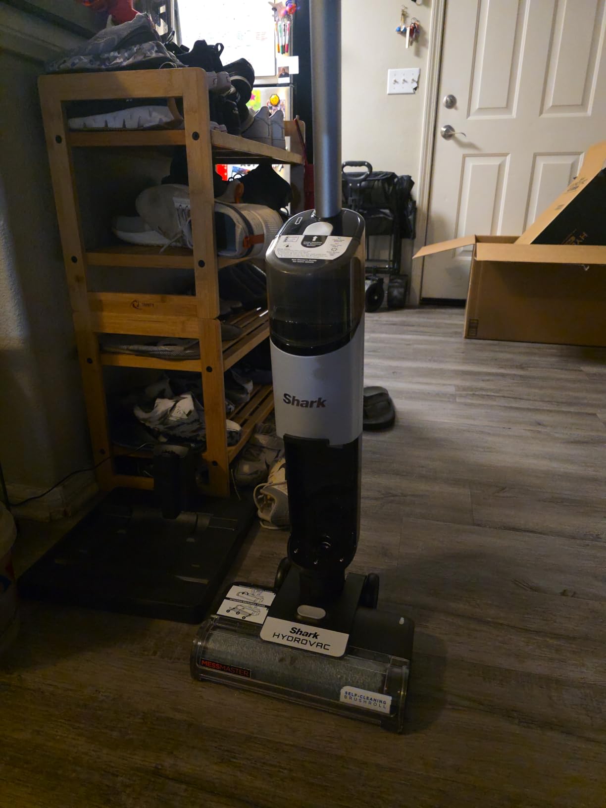 Shark HydroVac MessMaster Wet Dry Vacuum Cleaner | Vacuum and Mop Combo | 3-in-1 Self-Cleaning + Powerful Suction Customer Review Shark HydroVac MessMaster Wet Dry Vacuum Cleaner | Vacuum and Mop Combo | 3-in-1 Self-Cleaning + Powerful Suction - Customer Photo 1