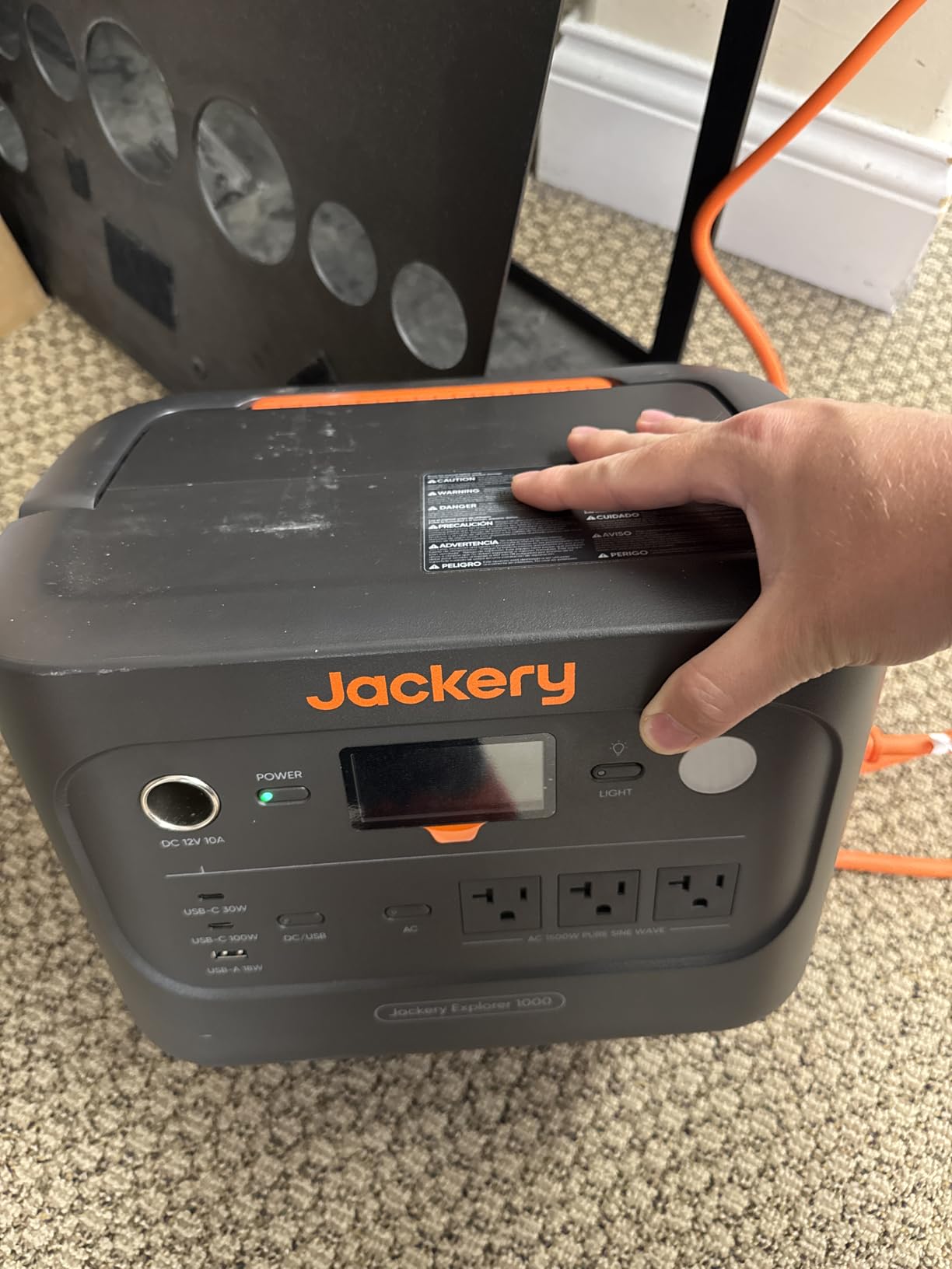 Jackery Solar Generator 1000 v2 with 200W Solar Panel, 1070Wh Portable Power Station LiFePO4 Battery, 1500W AC/100W USB-C Output, 1Hr Fast Charge customer photo 1