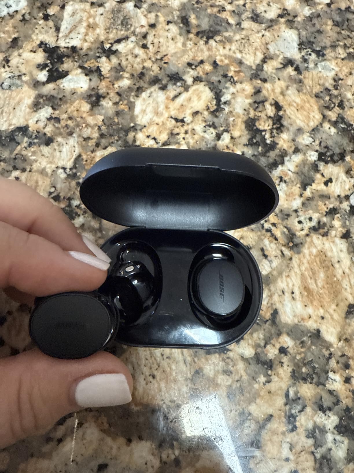 Bose QuietComfort Bluetooth Earbuds, True Wireless Earbuds with Active Noise Cancellation and Mic, Deep Bass, IPX4 Rating, Up to 8.5 Hours of Playtime, Black Customer Review Bose QuietComfort Bluetooth Earbuds, True Wireless Earbuds with Active Noise Cancellation and Mic, Deep Bass, IPX4 Rating, Up to 8.5 Hours of Playtime, Black - Customer Photo 1