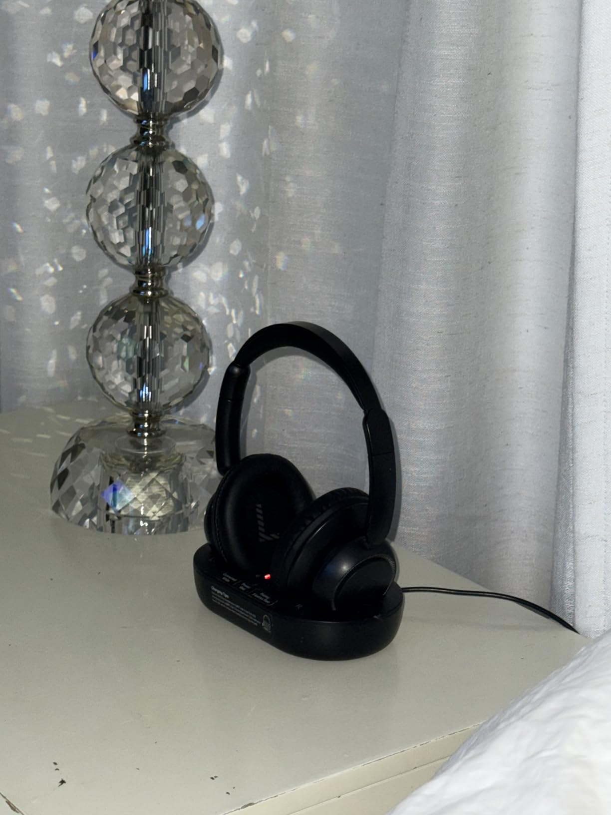 ROSIDA Wireless Headphones for TV Watching, Wireless Headphones for Seniors with Transmitter Charging Base, Bluetooth Headsets for TV, No Audio Delay, Gift for The Seniors or Parents, Black Customer Review ROSIDA Wireless Headphones for TV Watching, Wireless Headphones for Seniors with Transmitter Charging Base, Bluetooth Headsets for TV, No Audio Delay, Gift for The Seniors or Parents, Black - Customer Photo 1