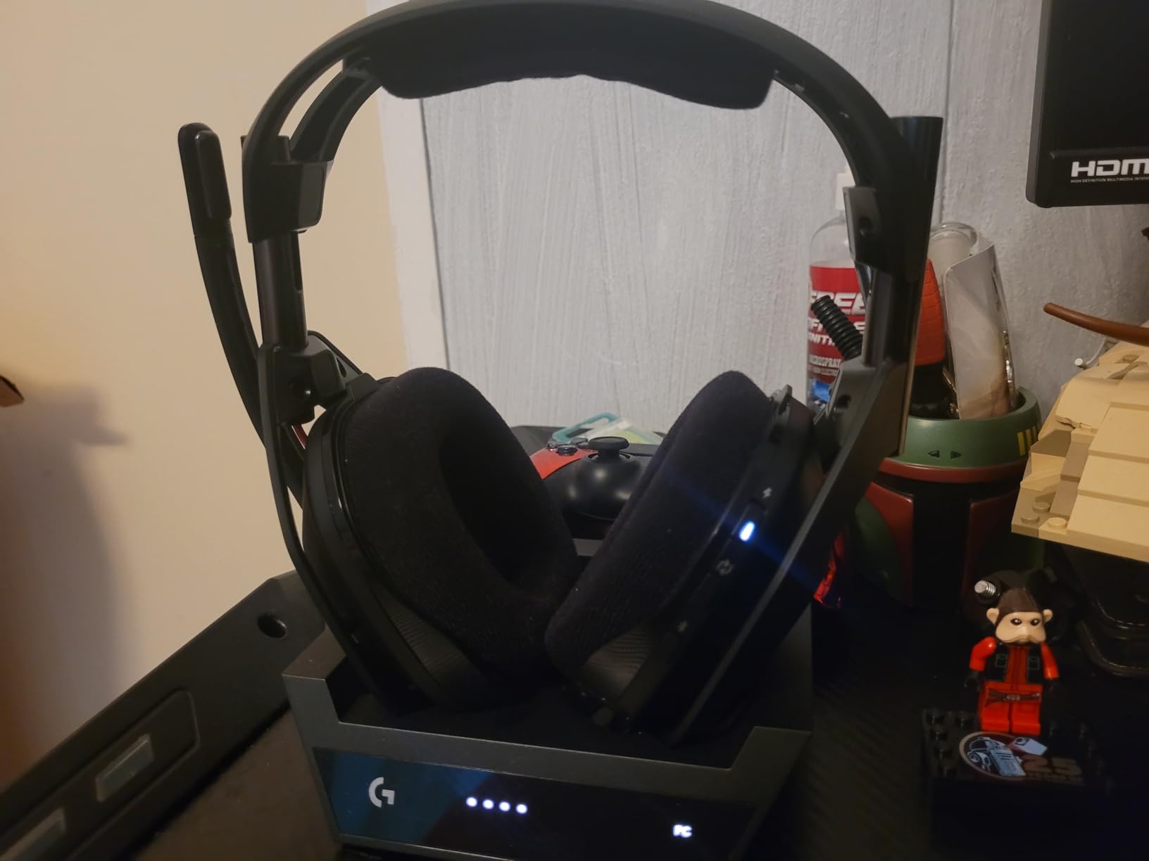 Logitech G Astro A50 Omni-Platform Wireless Gaming Headset + Base Station for PS5, Xbox, PC: PLAYSYNC Audio Switcher, <16 bit/48kHz (Console), <24 bit/48 kHz (PC), 24hr Battery, 2.4GHz & BT - Black - Customer Photo 1