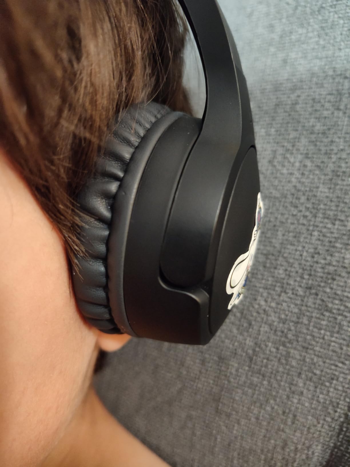 Belkin SoundForm Mini - Wireless Bluetooth Kids Headphones with 30H Battery Life, 85dB Safe Volume Limit, Built-in Microphone - Kids On-Ear Earphones for iPhone, iPad, Fire Tablet & More - Pink Customer Review Belkin SoundForm Mini - Wireless Bluetooth Kids Headphones with 30H Battery Life, 85dB Safe Volume Limit, Built-in Microphone - Kids On-Ear Earphones for iPhone, iPad, Fire Tablet & More - Pink - Customer Photo 1