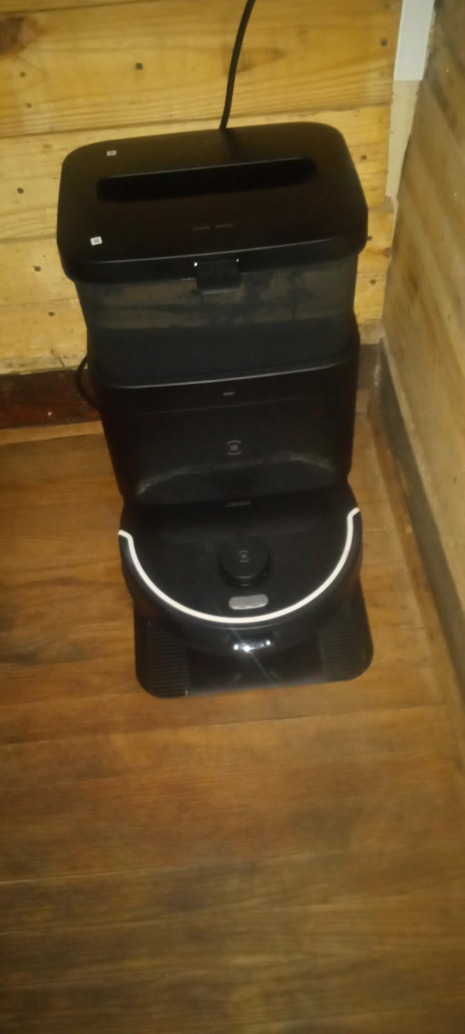 ECOVACS DEEBOT N30 PRO OMNI Robot Vacuum and Mop, 10000Pa Suction, TruEdge Adaptive Edge Mopping, ZeroTangle 2.0 Technology,140℉ Hot Water Mop Washing, Hot Air-Drying, Self-Emptying, Auto-lift Mopping - Customer Photo 1