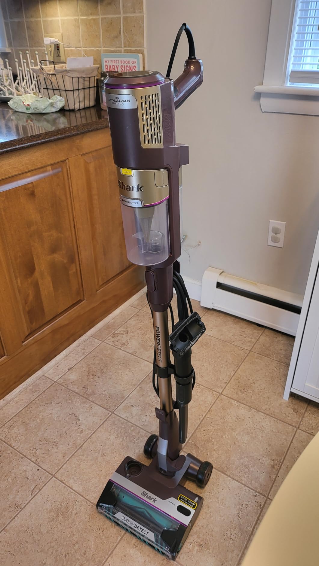 Samsung Jet 75 Complete Cordless Stick Vacuum, Lightweight & Powerful Suction, 200W Digital Motor, Removable Battery, All-in-One Clean Station, Lavender Grey Customer Review Samsung Jet 75 Complete Cordless Stick Vacuum, Lightweight & Powerful Suction, 200W Digital Motor, Removable Battery, All-in-One Clean Station, Lavender Grey - Customer Photo 1